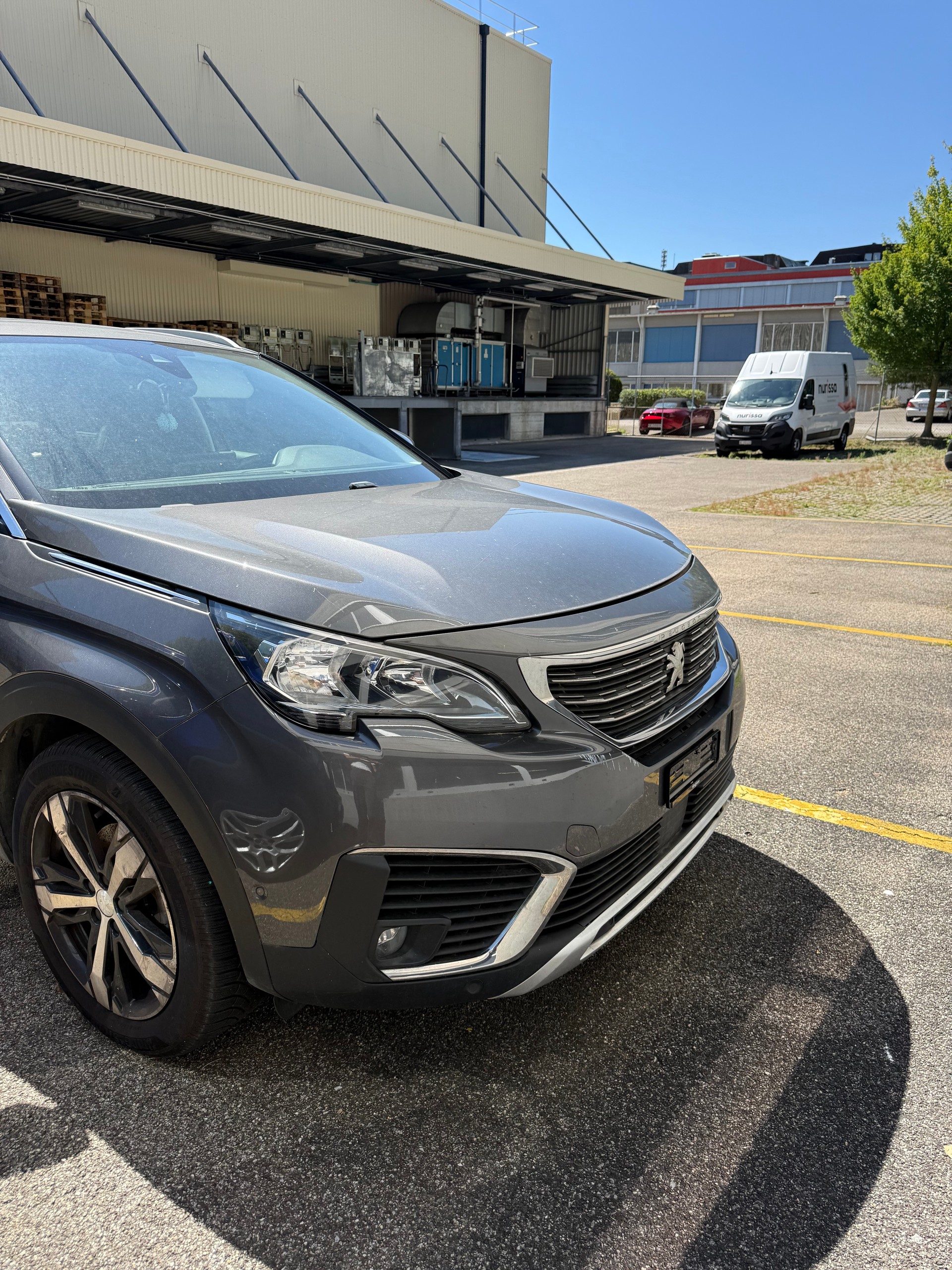 PEUGEOT 5008 1.2 Pure Tech Allure EAT8-image-1