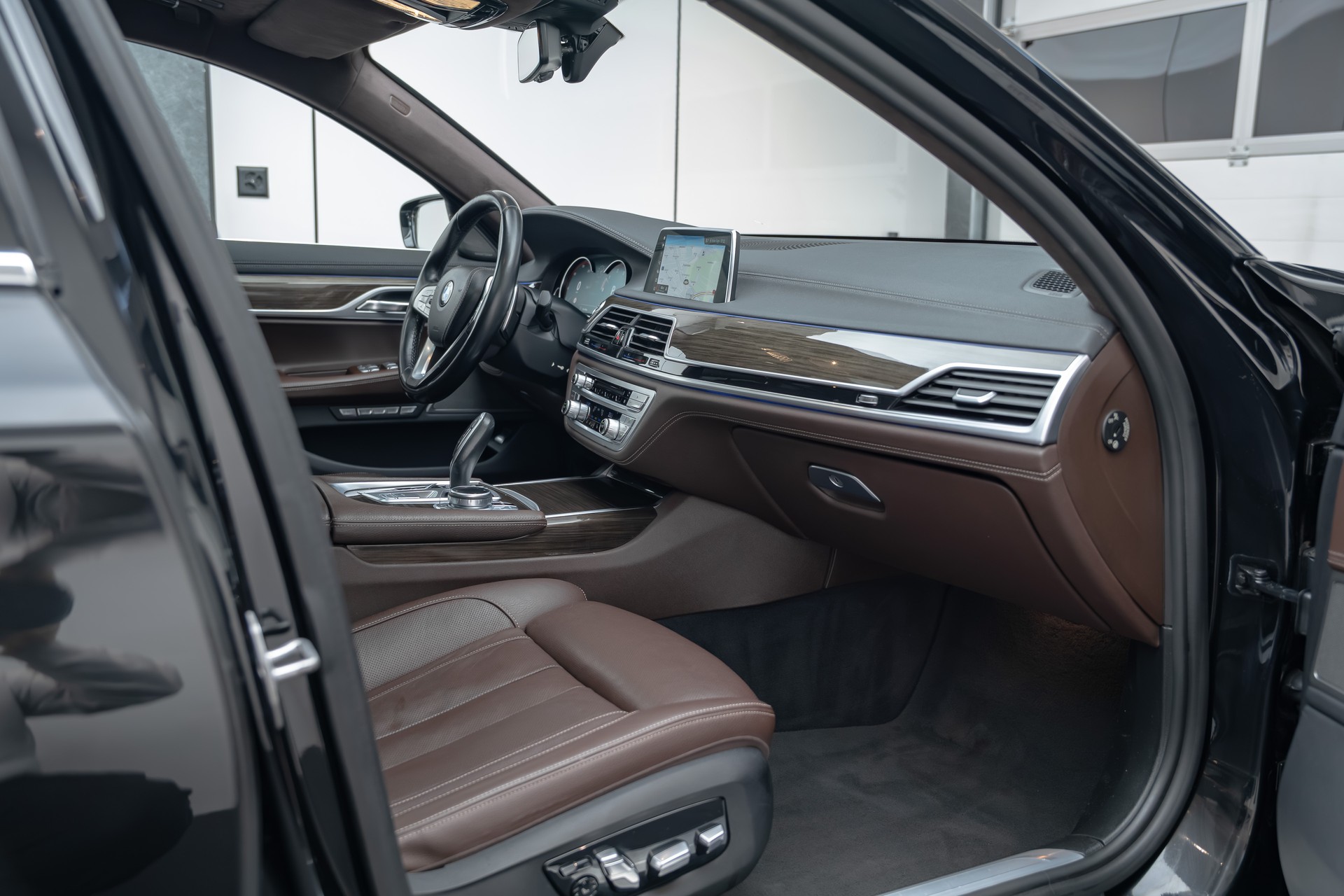 BMW 730Ld xDrive Steptronic-image-8