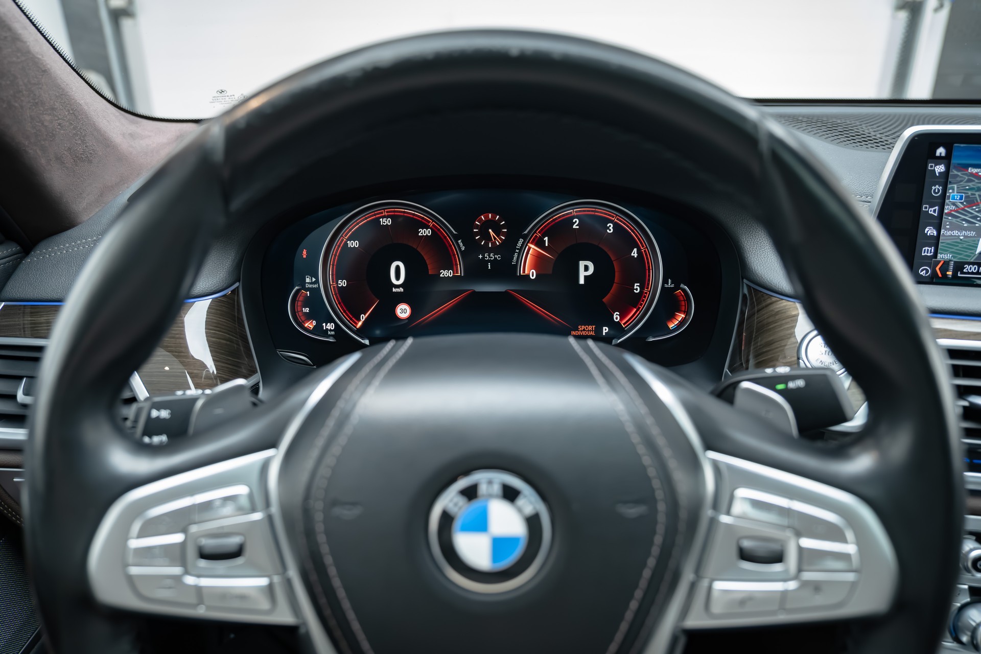 BMW 730Ld xDrive Steptronic-image-11