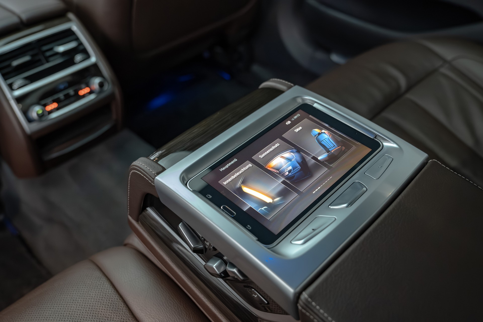 BMW 730Ld xDrive Steptronic-image-14