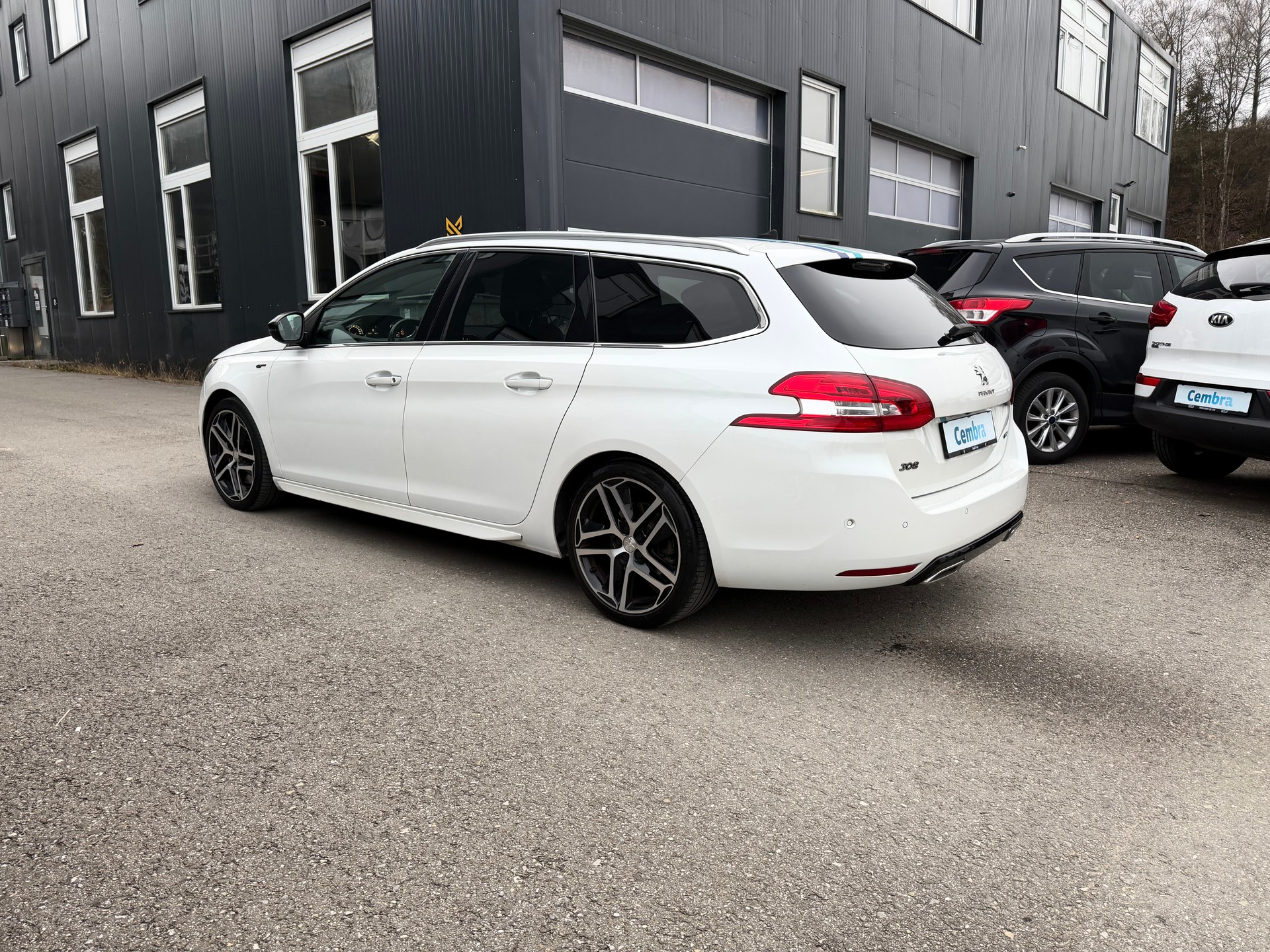 PEUGEOT 308 SW 2.0 BlueHDI GT Automatic-image-4