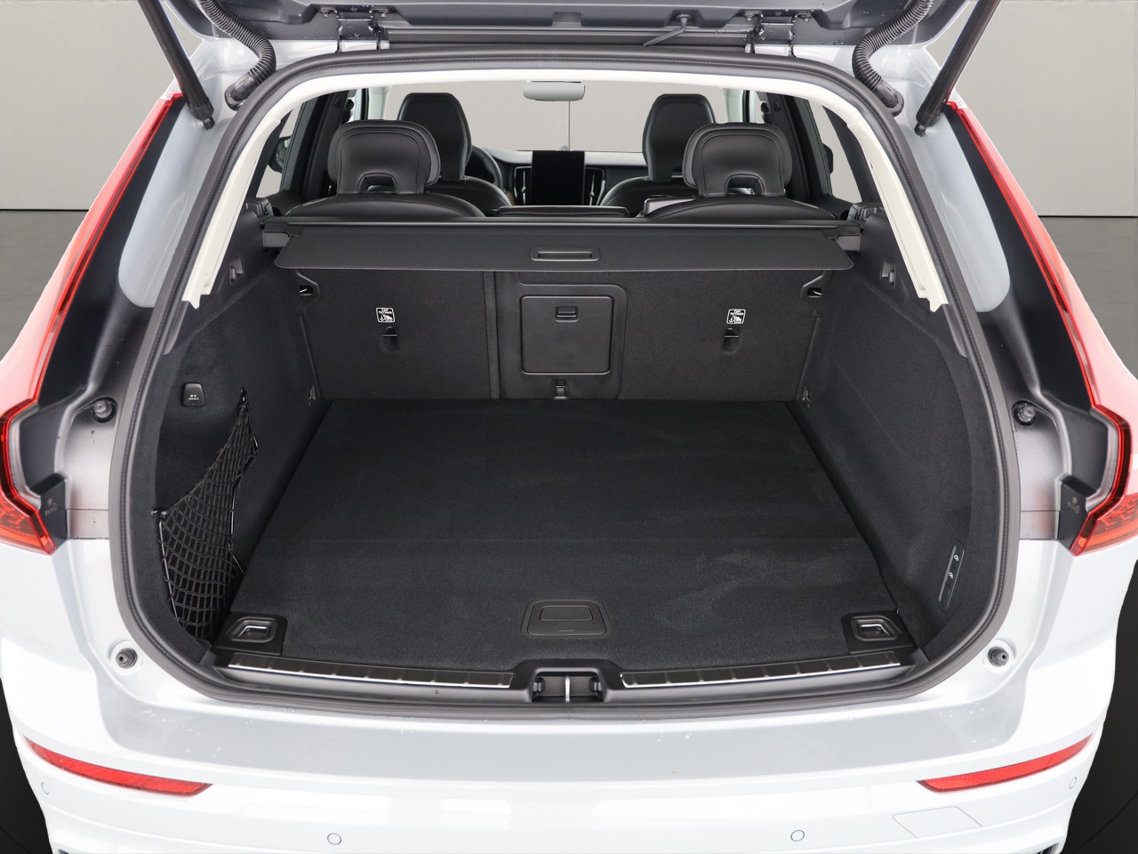 VOLVO XC60 2.0 T8 TE Ultra Dark eAWD-image-4