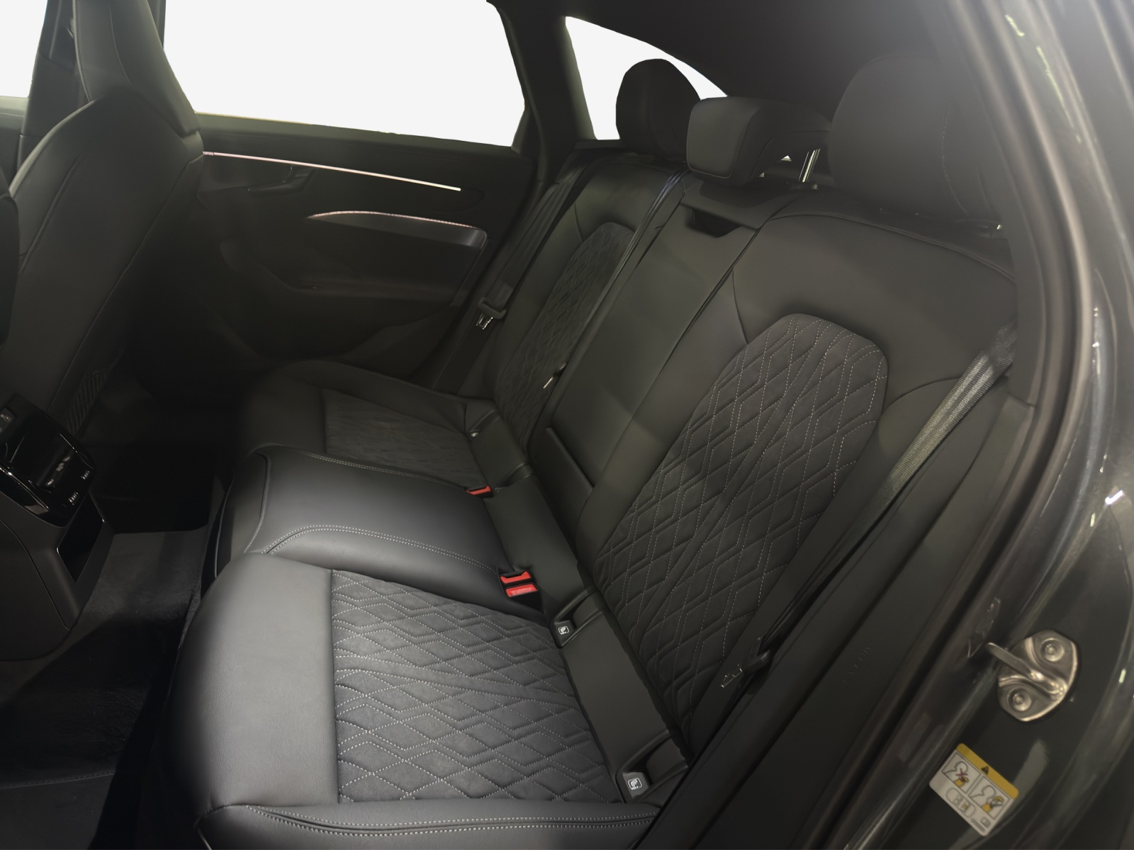 AUDI A6 Avant e-hybrid quattro 220 kW S tronic-image-11