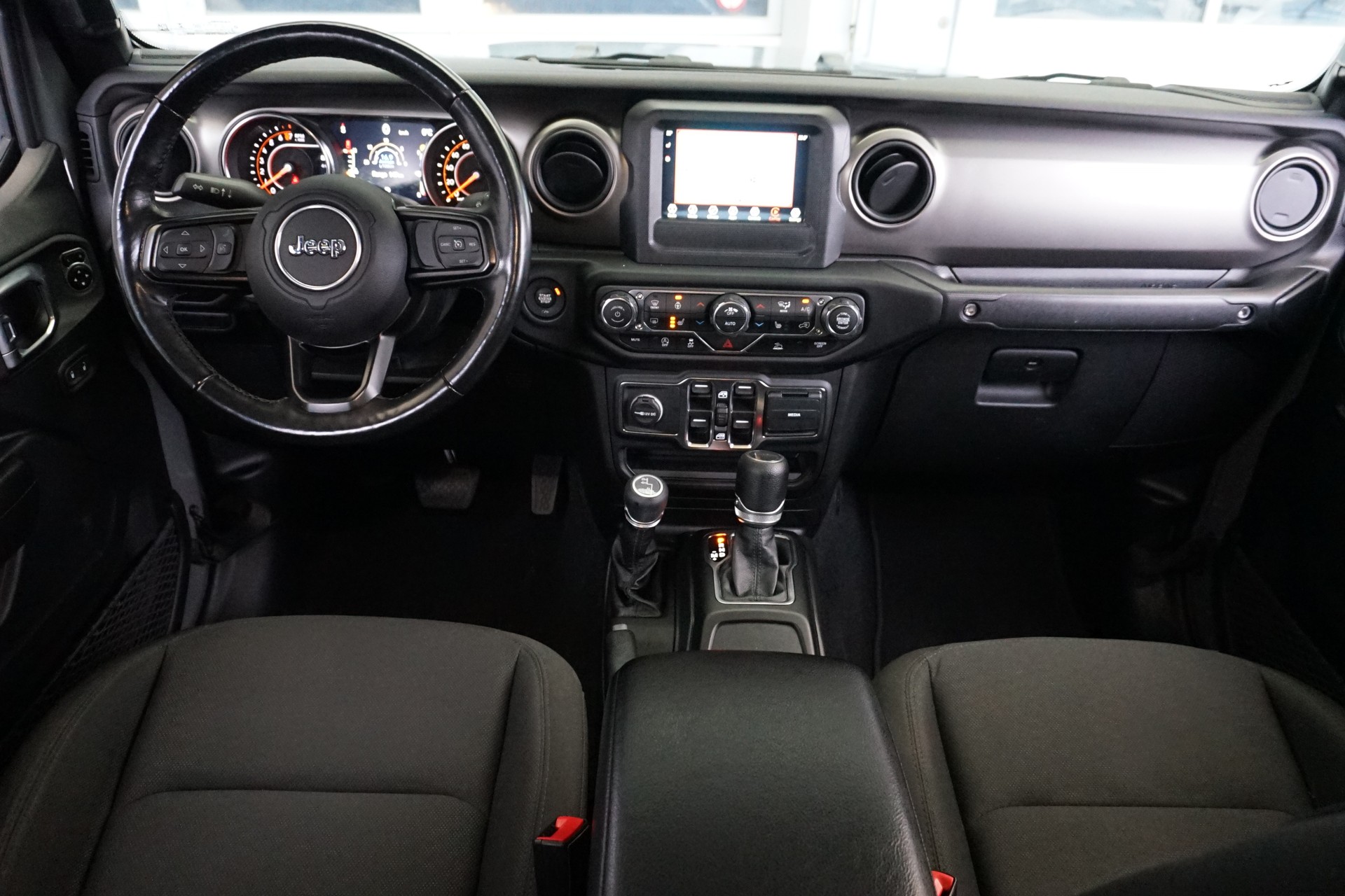 JEEP Gladiator 3.6 iV6 Sport 4WD 284PS 100% Benzin-image-16