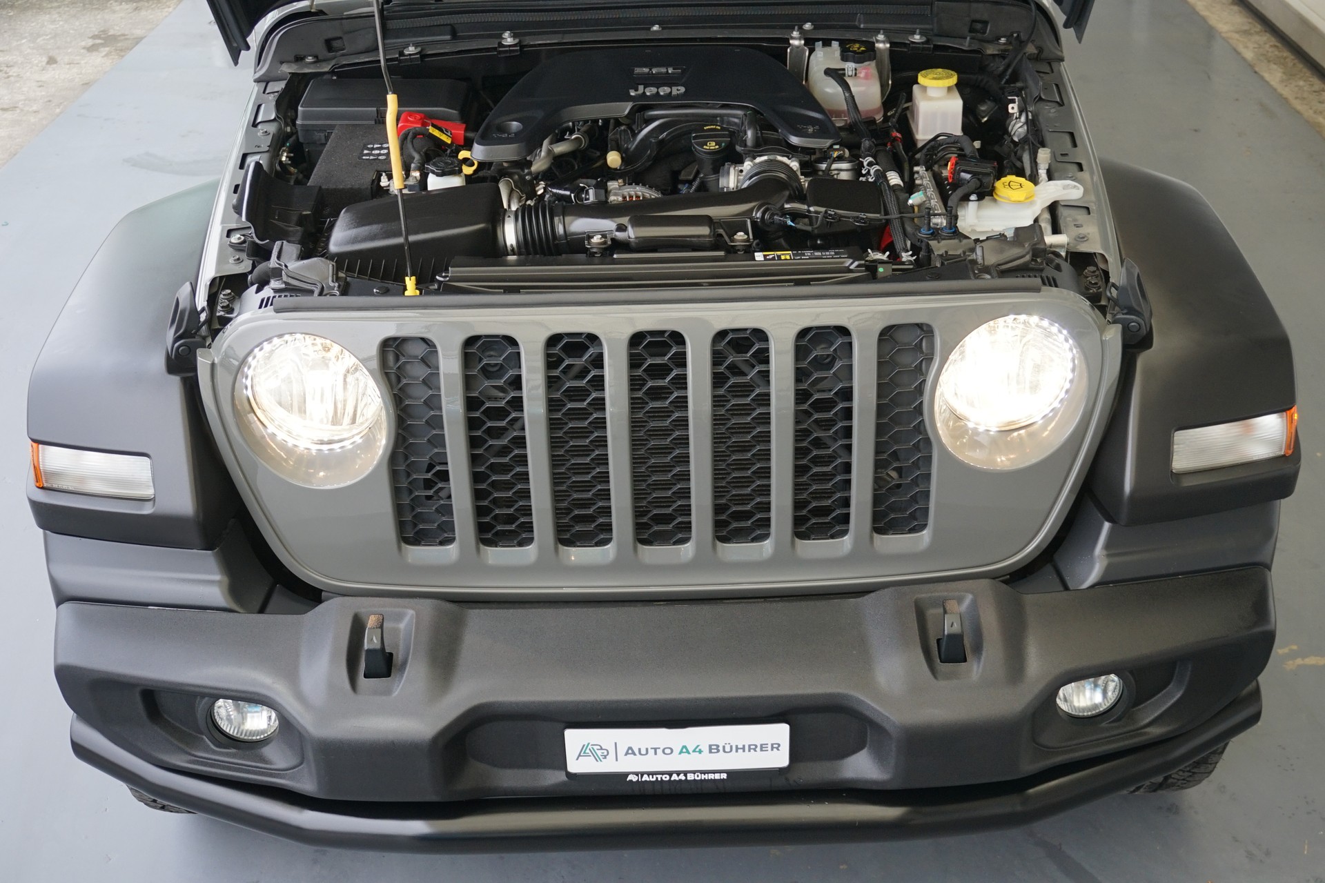 JEEP Gladiator 3.6 iV6 Sport 4WD 284PS 100% Benzin-image-15