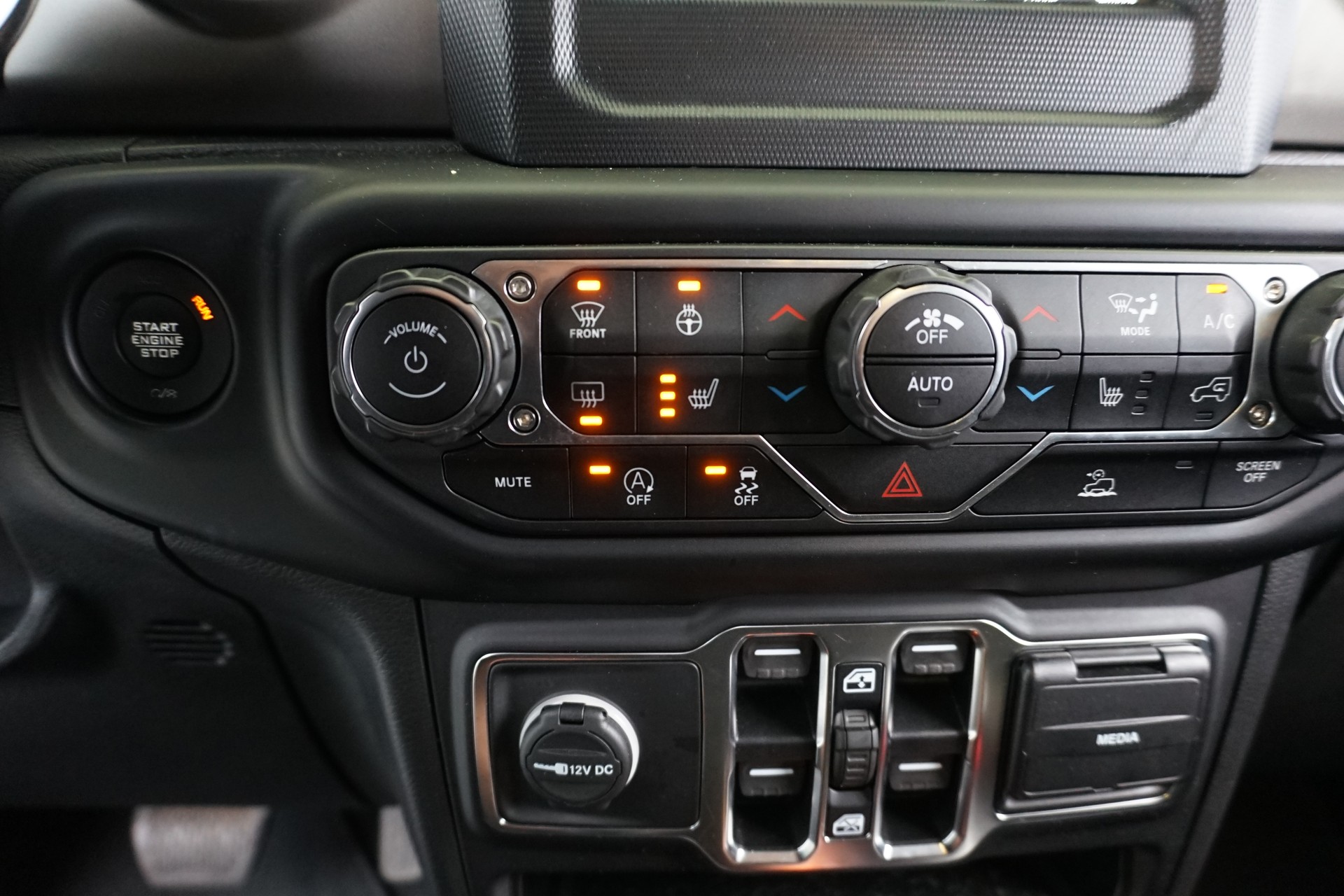 JEEP Gladiator 3.6 iV6 Sport 4WD 284PS 100% Benzin-image-23