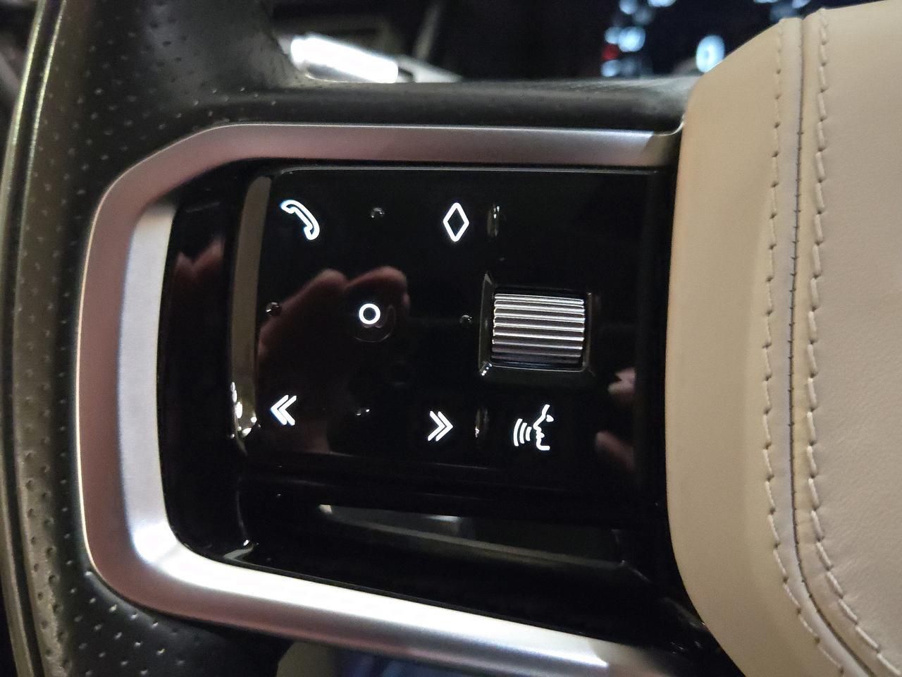 LAND ROVER Range Rover Velar 2.0 T R-Dynamic HSE-image-22