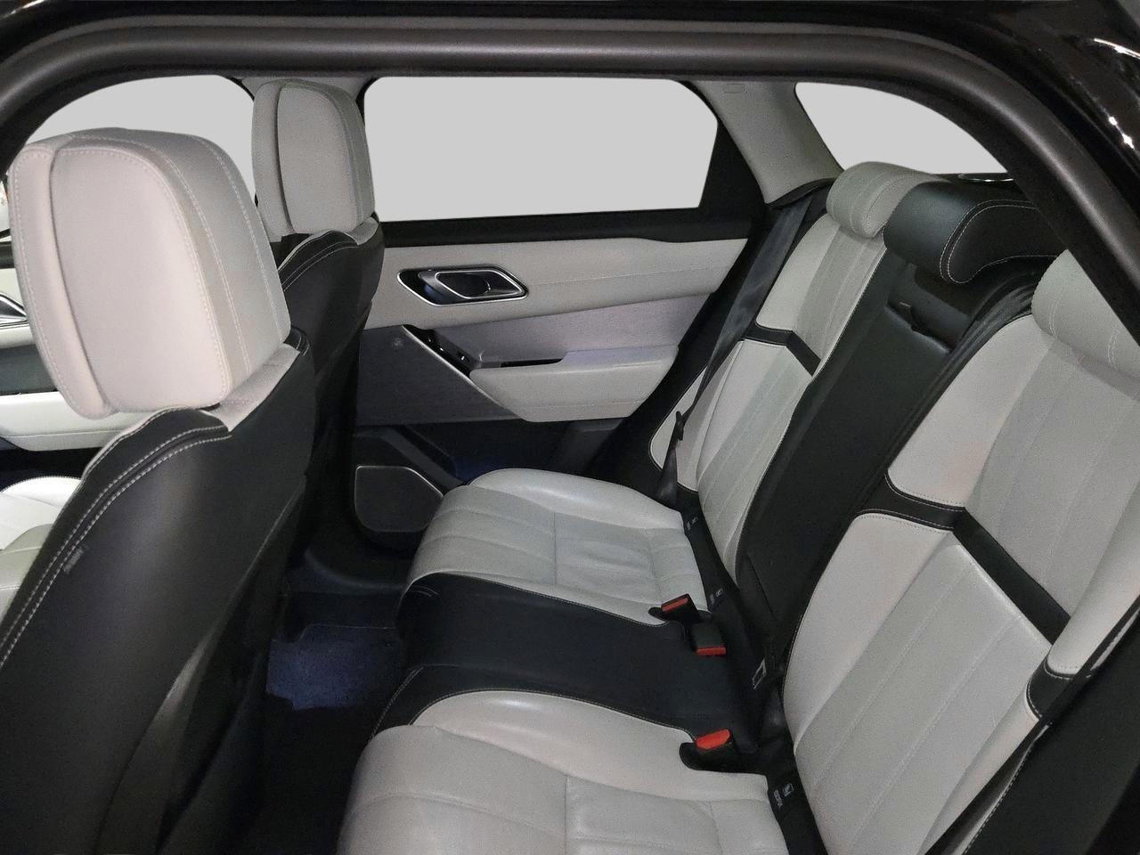 LAND ROVER Range Rover Velar 2.0 T R-Dynamic HSE-image-14