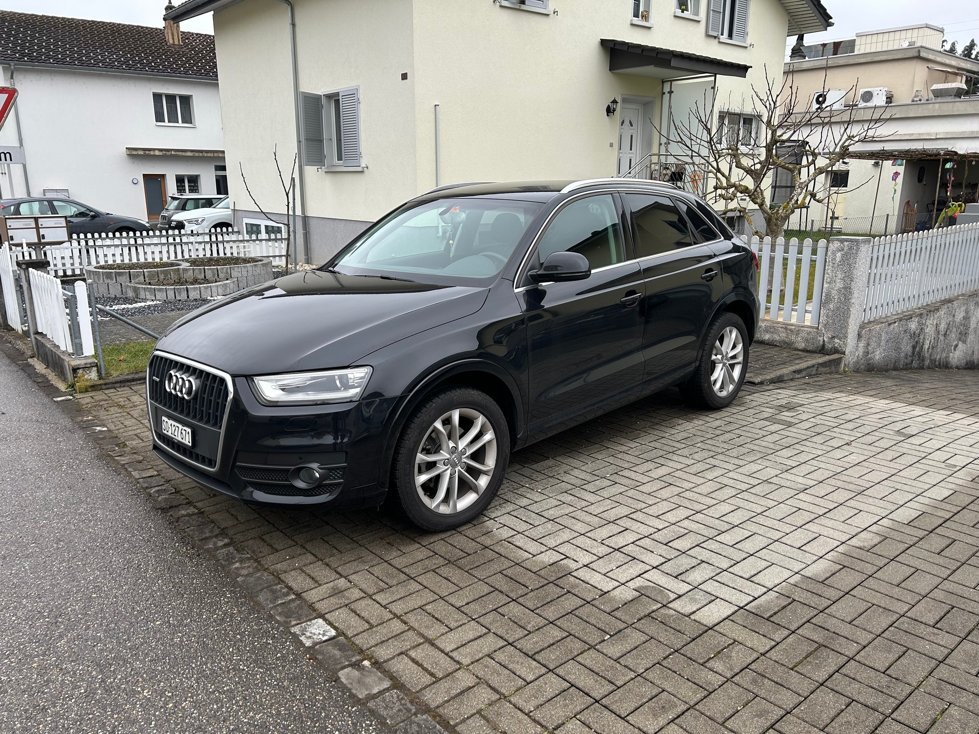 AUDI Q3 2.0 TDI quattro S-tronic-image-1