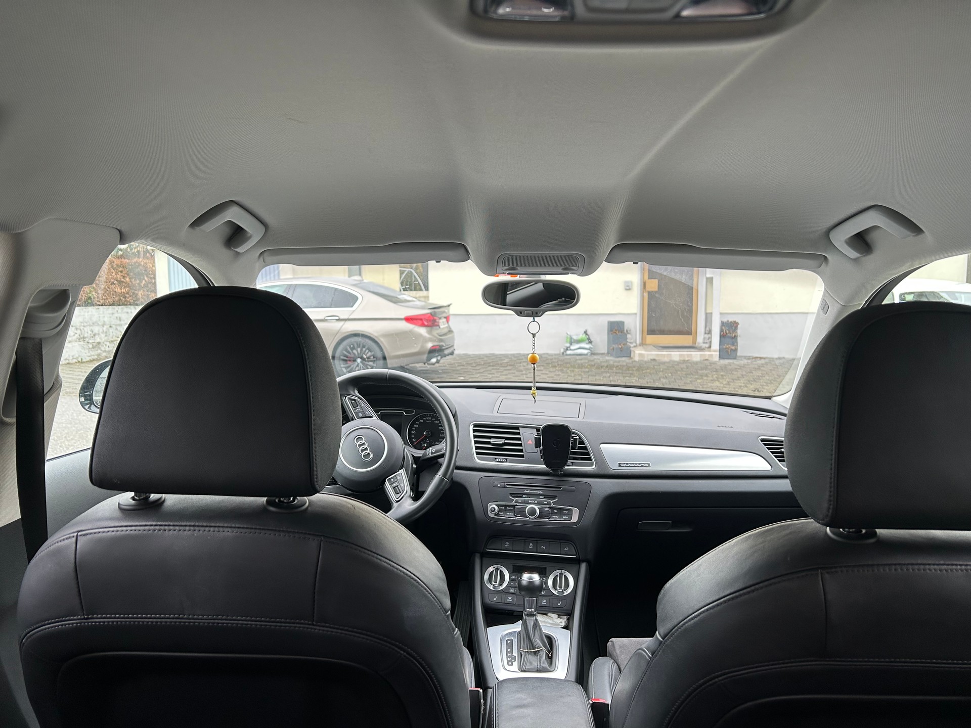 AUDI Q3 2.0 TDI quattro S-tronic-image-7