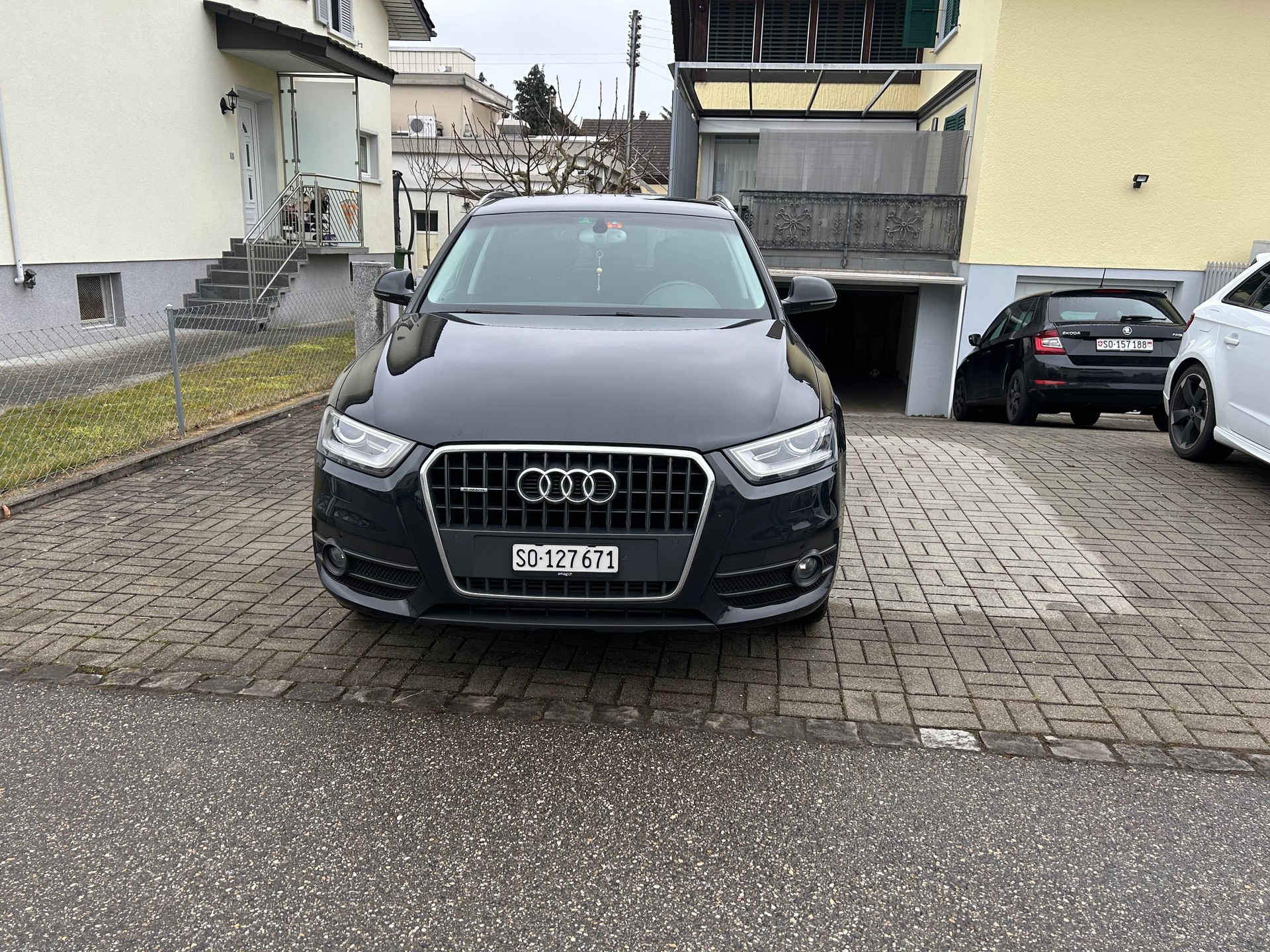 AUDI Q3 2.0 TDI quattro S-tronic-image-2