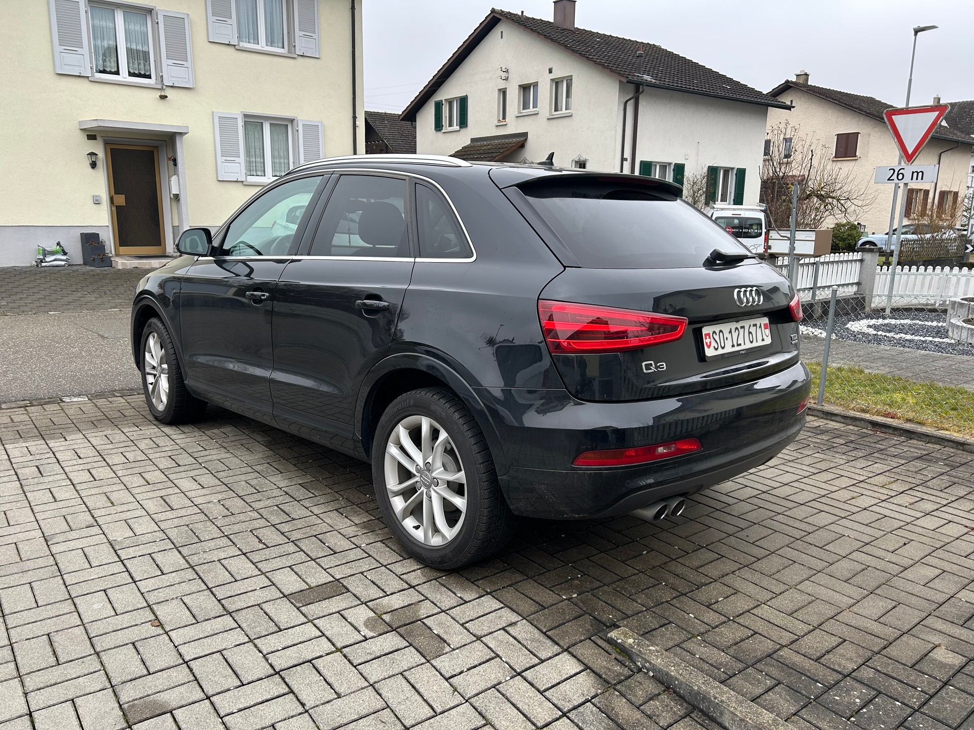 AUDI Q3 2.0 TDI quattro S-tronic-image-4