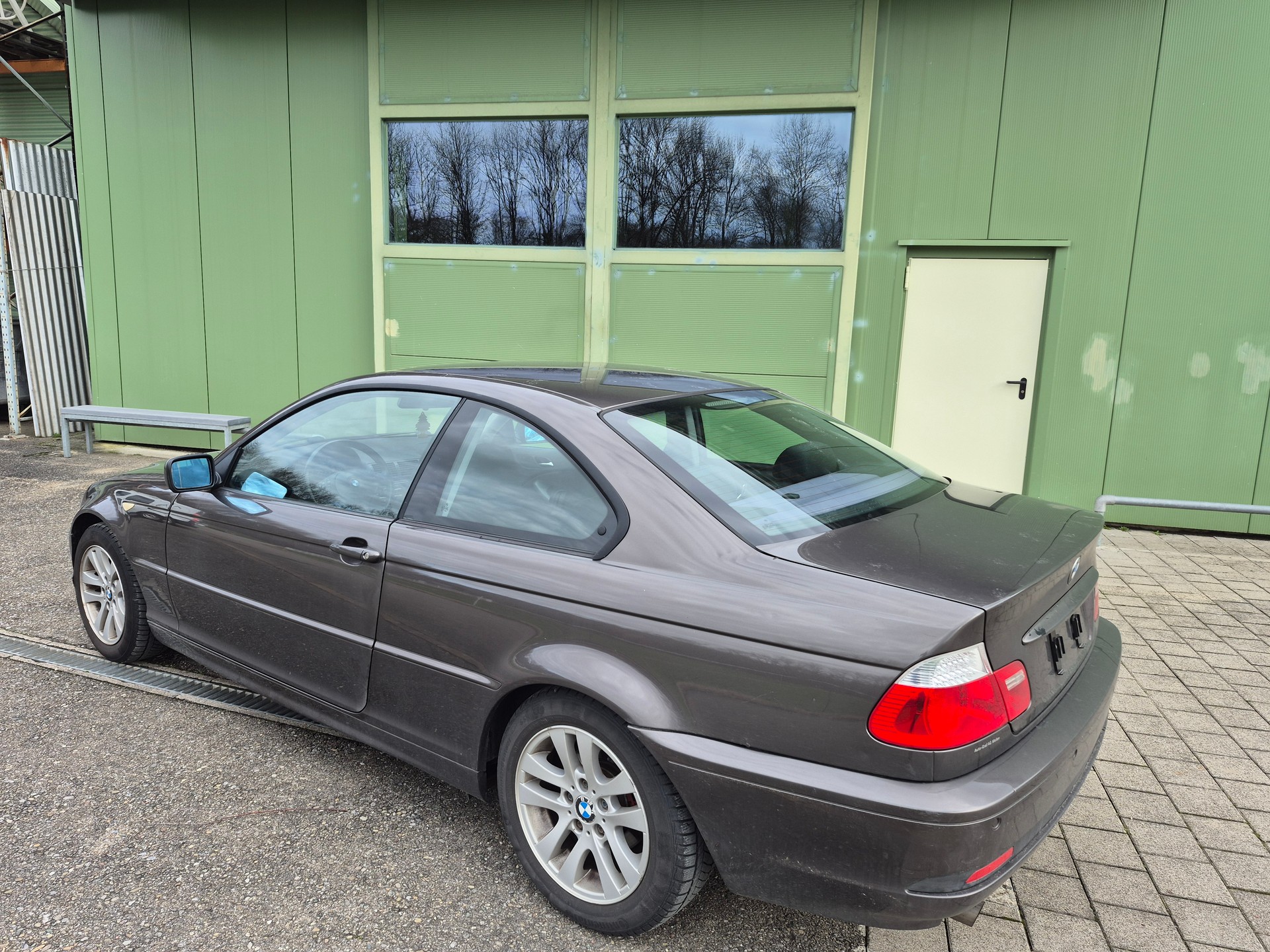 BMW 318Ci Coupé-image-3