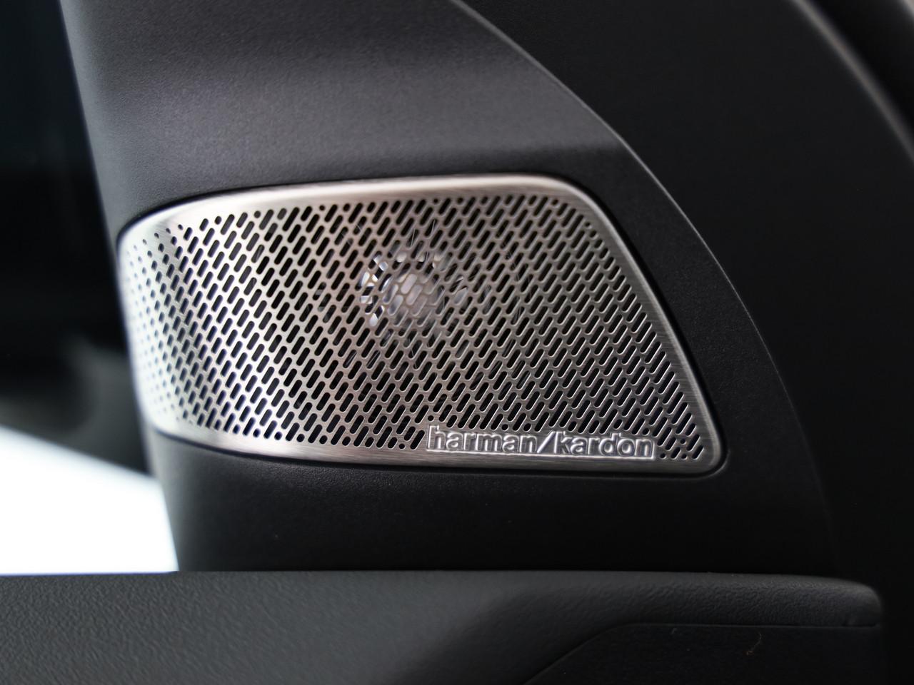 BMW iX3 50 xDrive-image-16