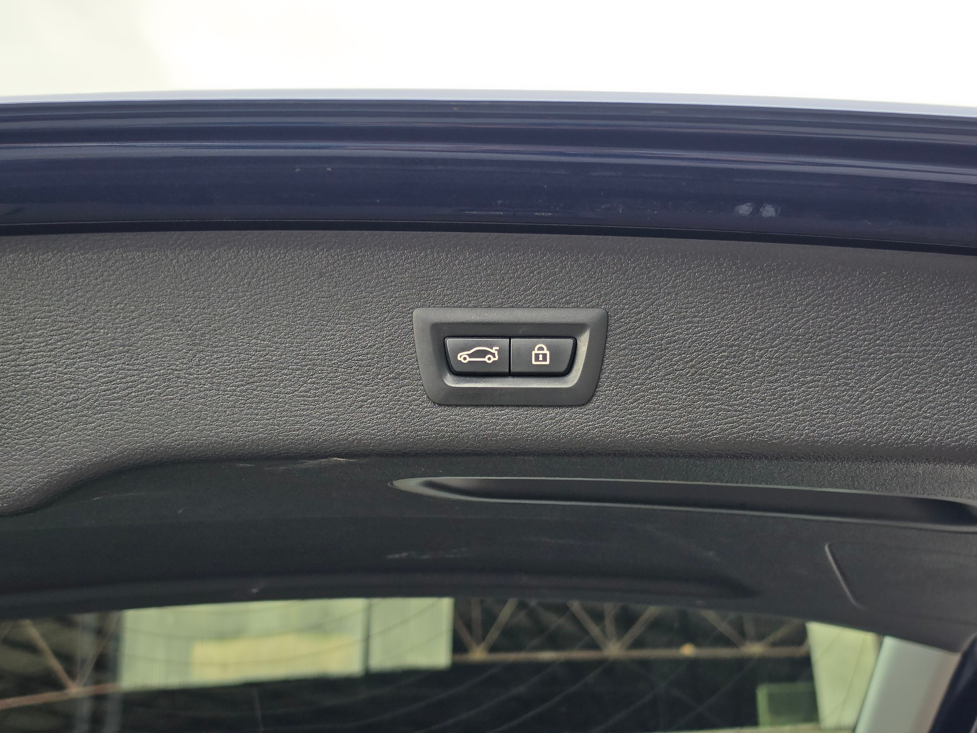 BMW X3 xDrive 28i-image-9