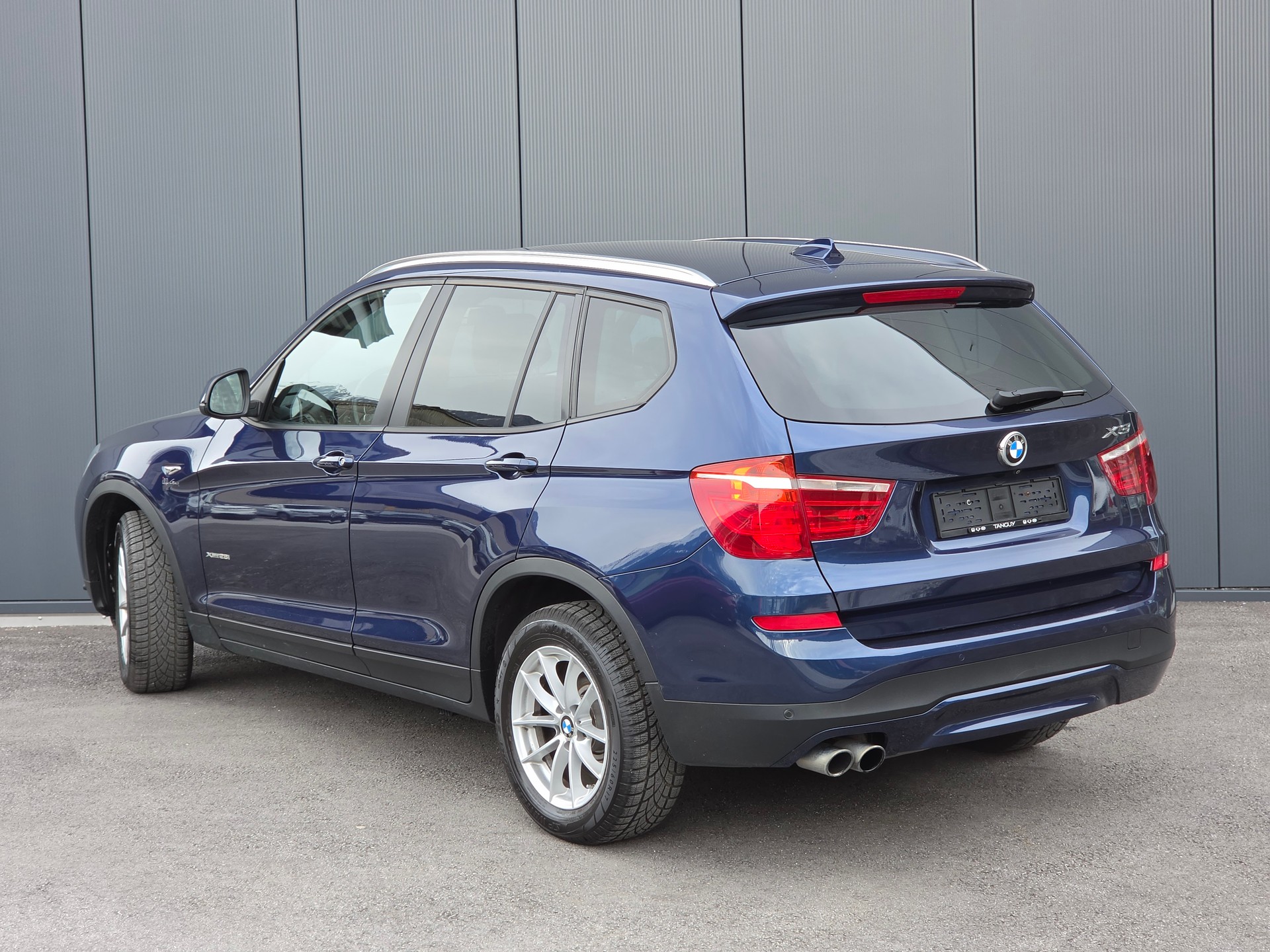 BMW X3 xDrive 28i-image-1