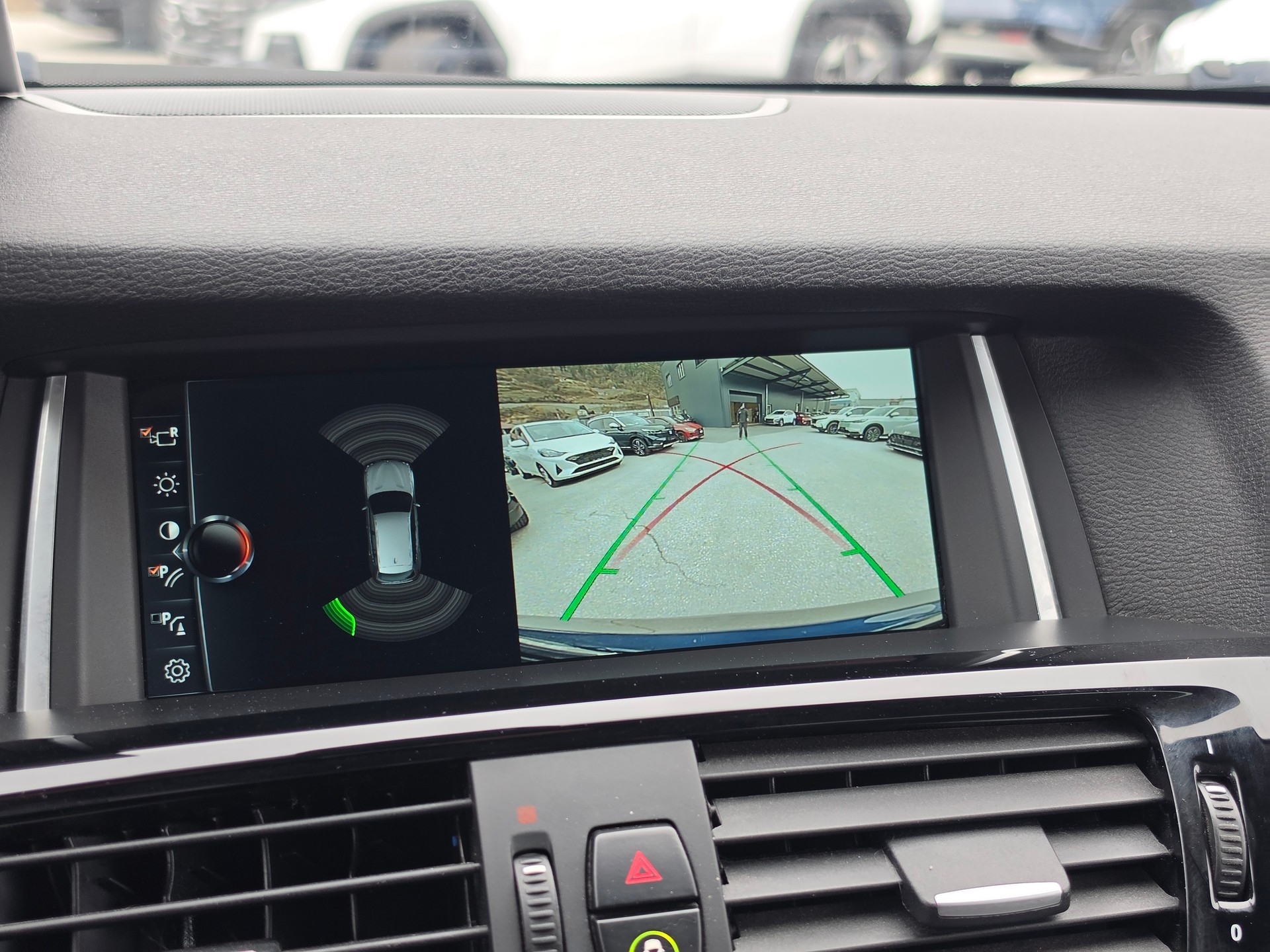 BMW X3 xDrive 28i-image-6