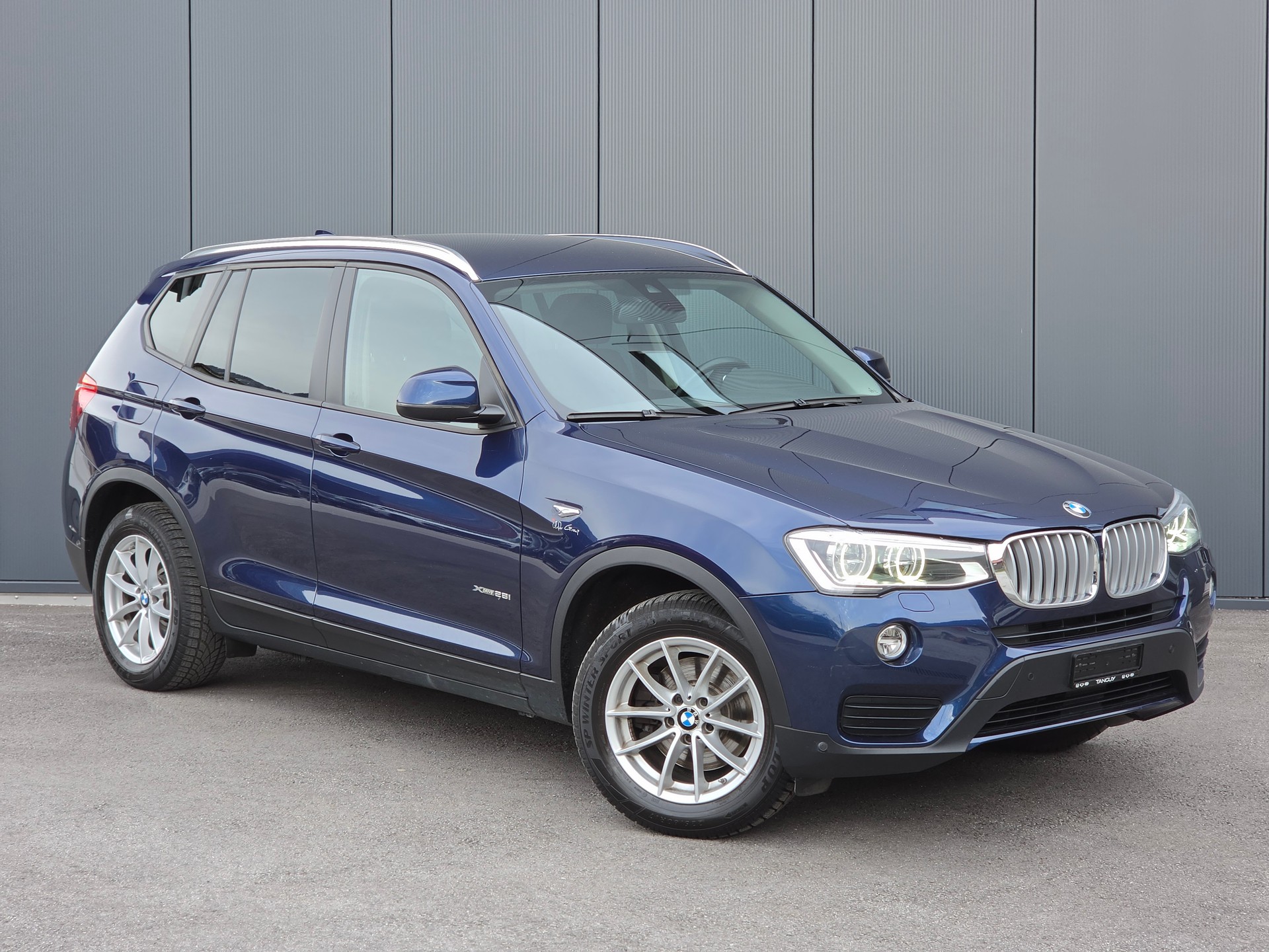 BMW X3 xDrive 28i-image-0