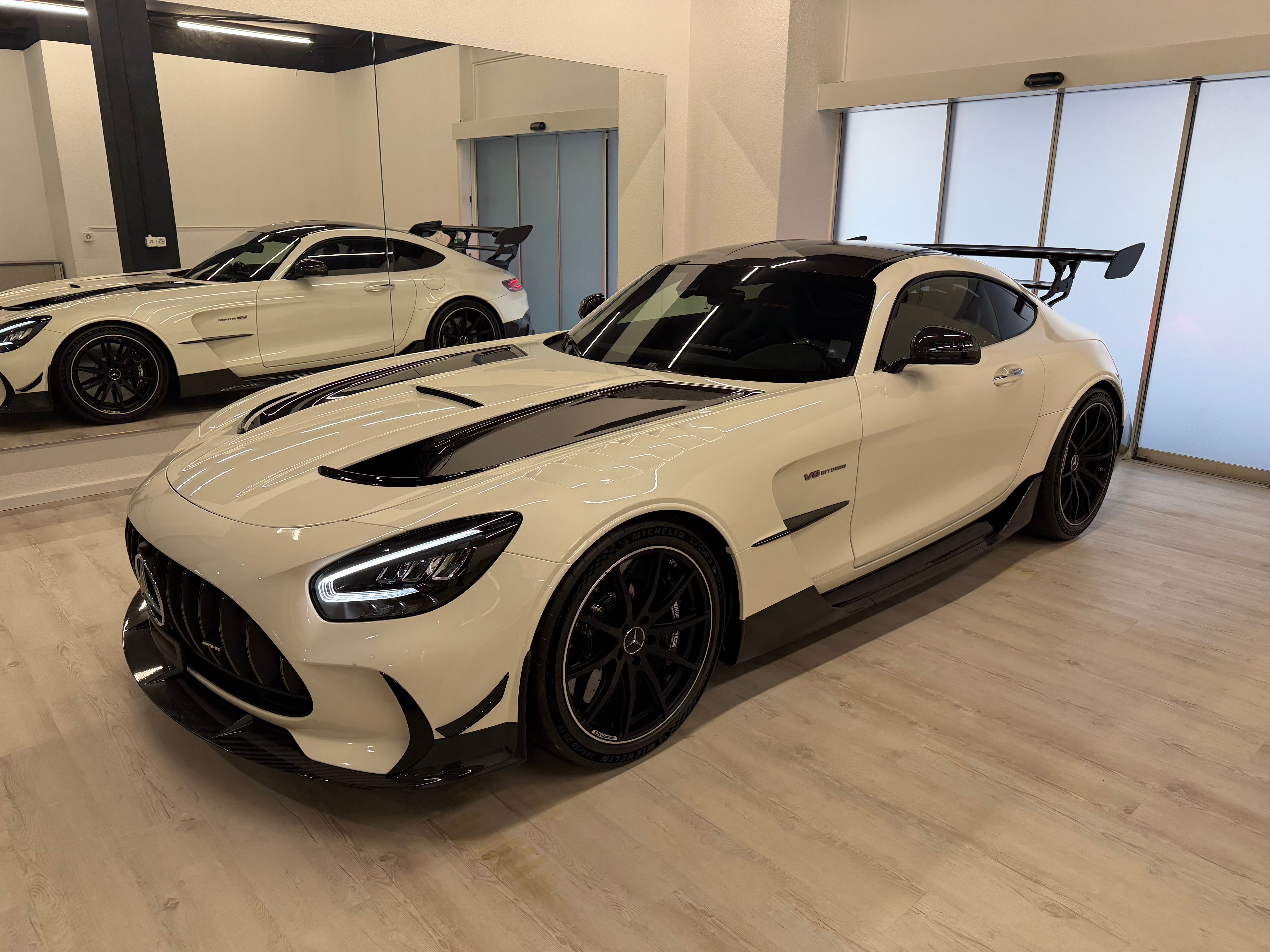 Car photo