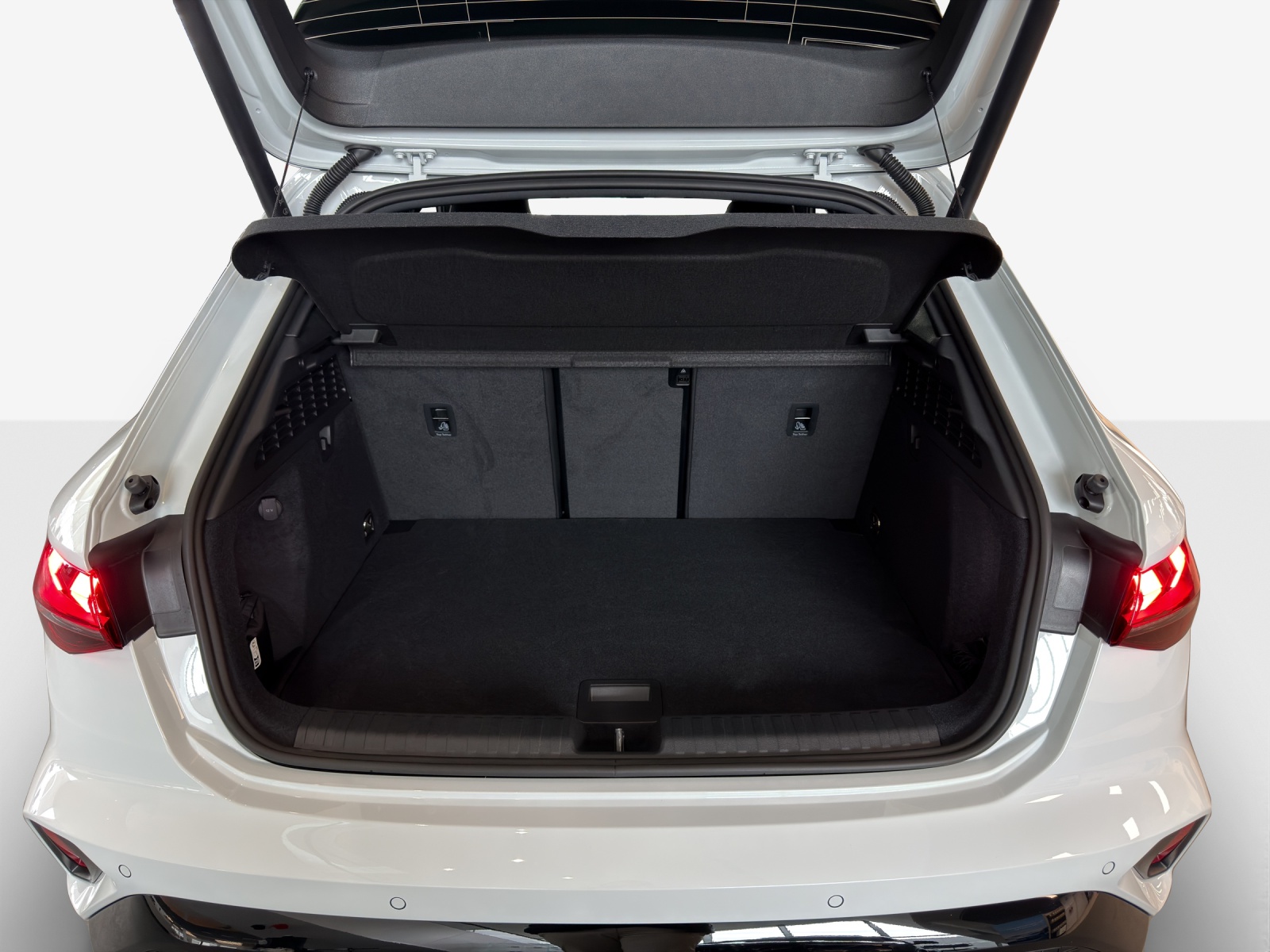 AUDI A3 Sportback TFSI 110 kW S line S tronic-image-12