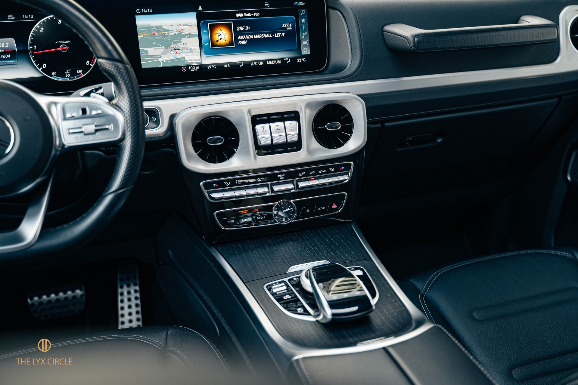 MERCEDES-BENZ G 350 d AMG Line 9G-Tronic-image-13