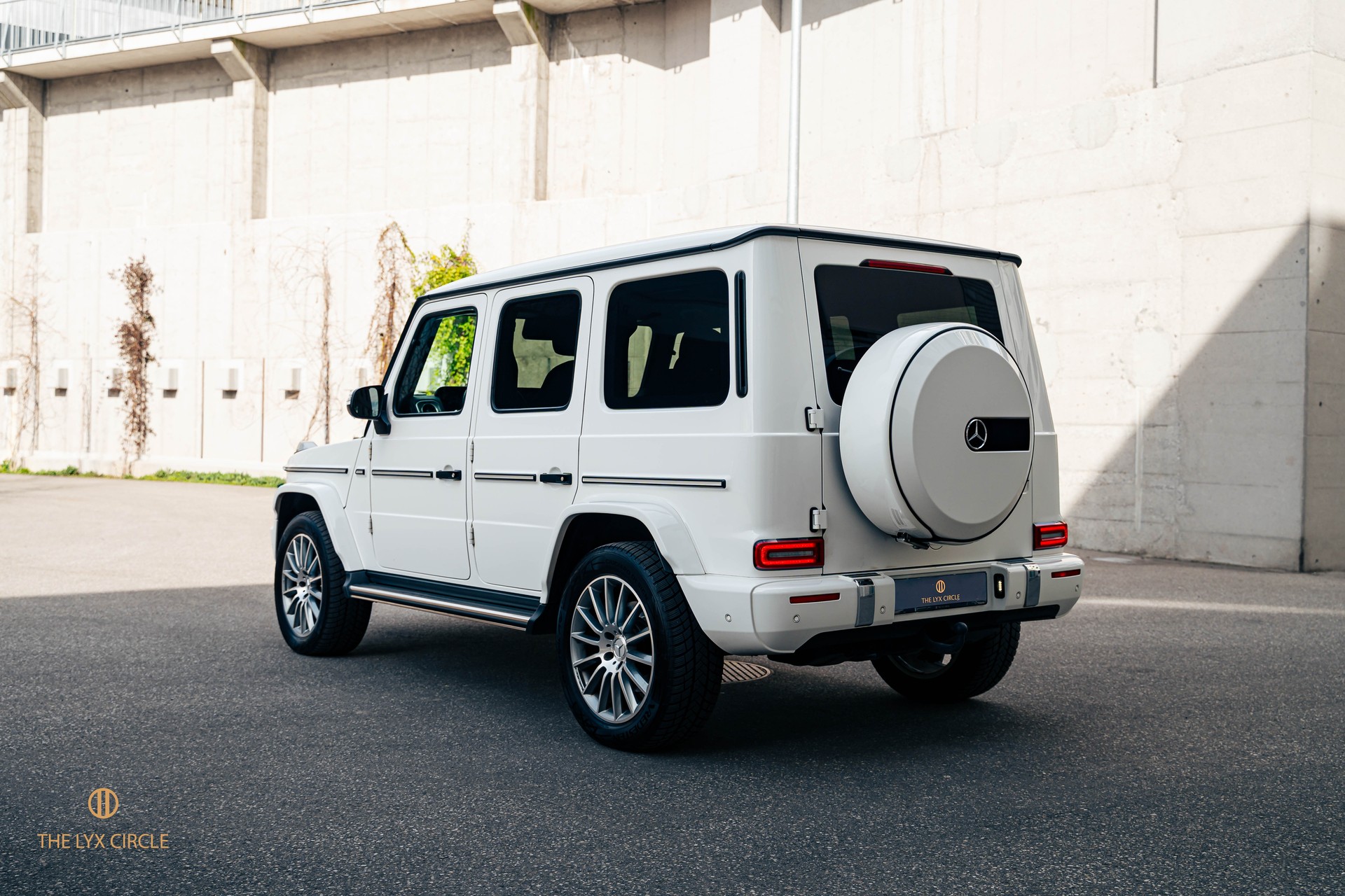 MERCEDES-BENZ G 350 d AMG Line 9G-Tronic-image-5