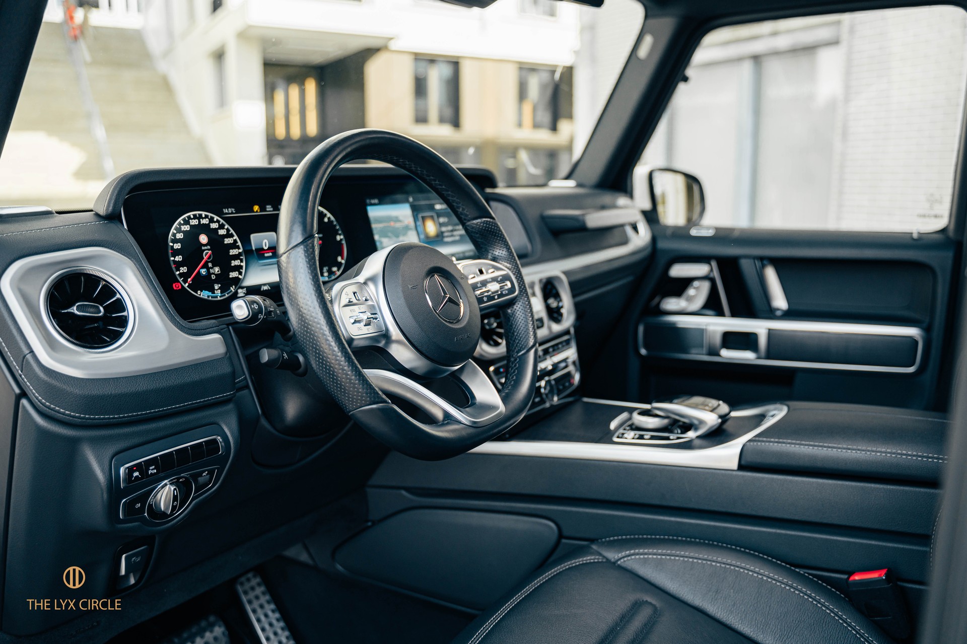 MERCEDES-BENZ G 350 d AMG Line 9G-Tronic-image-8