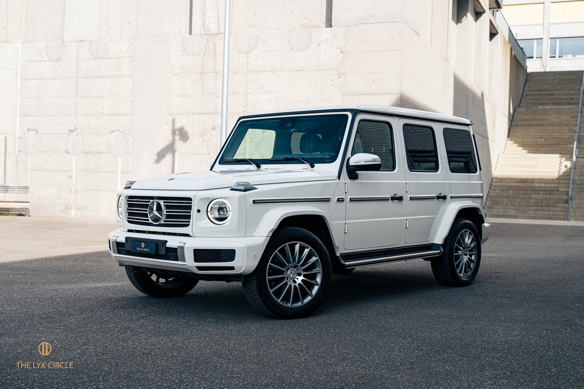 MERCEDES-BENZ G 350 d AMG Line 9G-Tronic-image-1