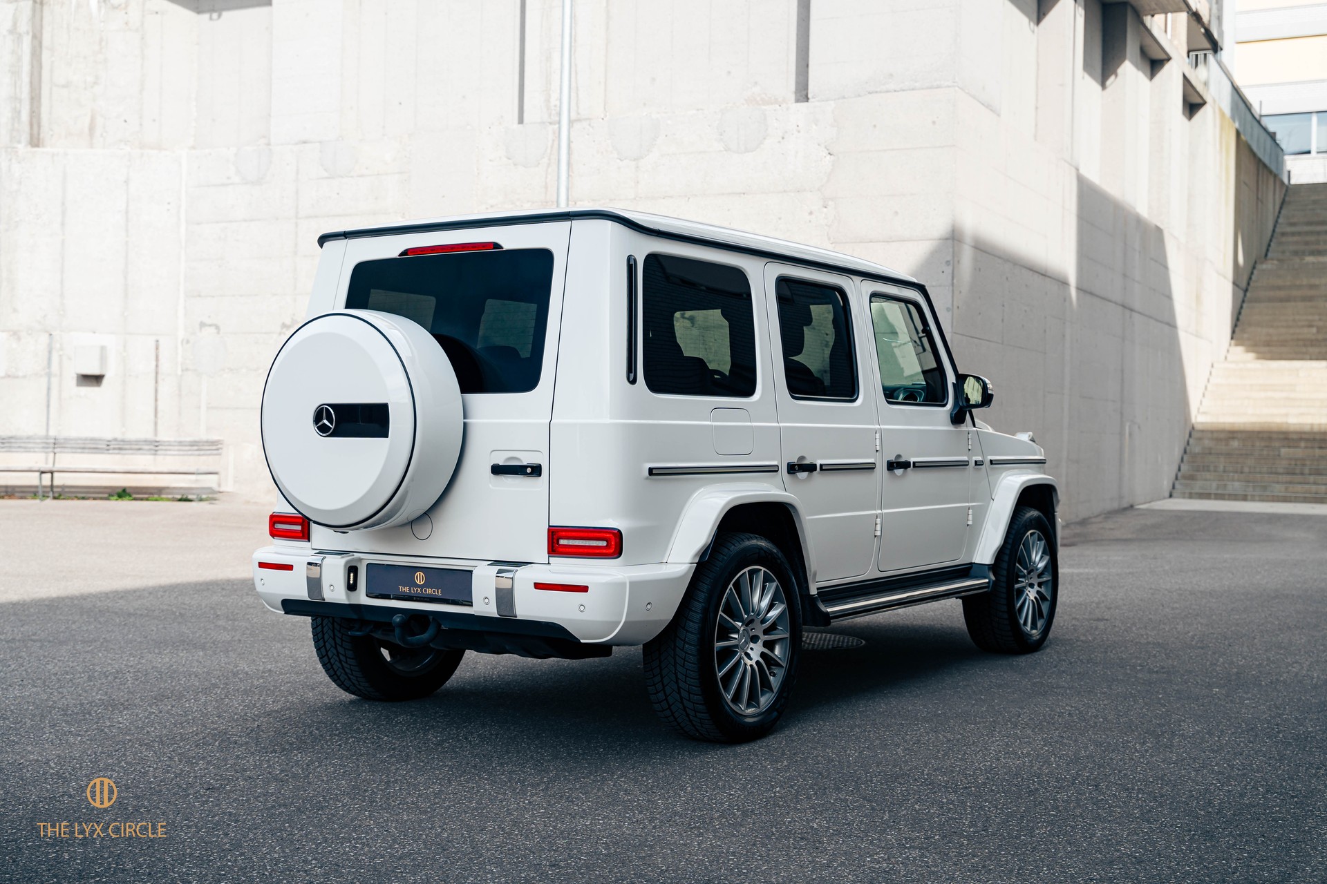 MERCEDES-BENZ G 350 d AMG Line 9G-Tronic-image-6