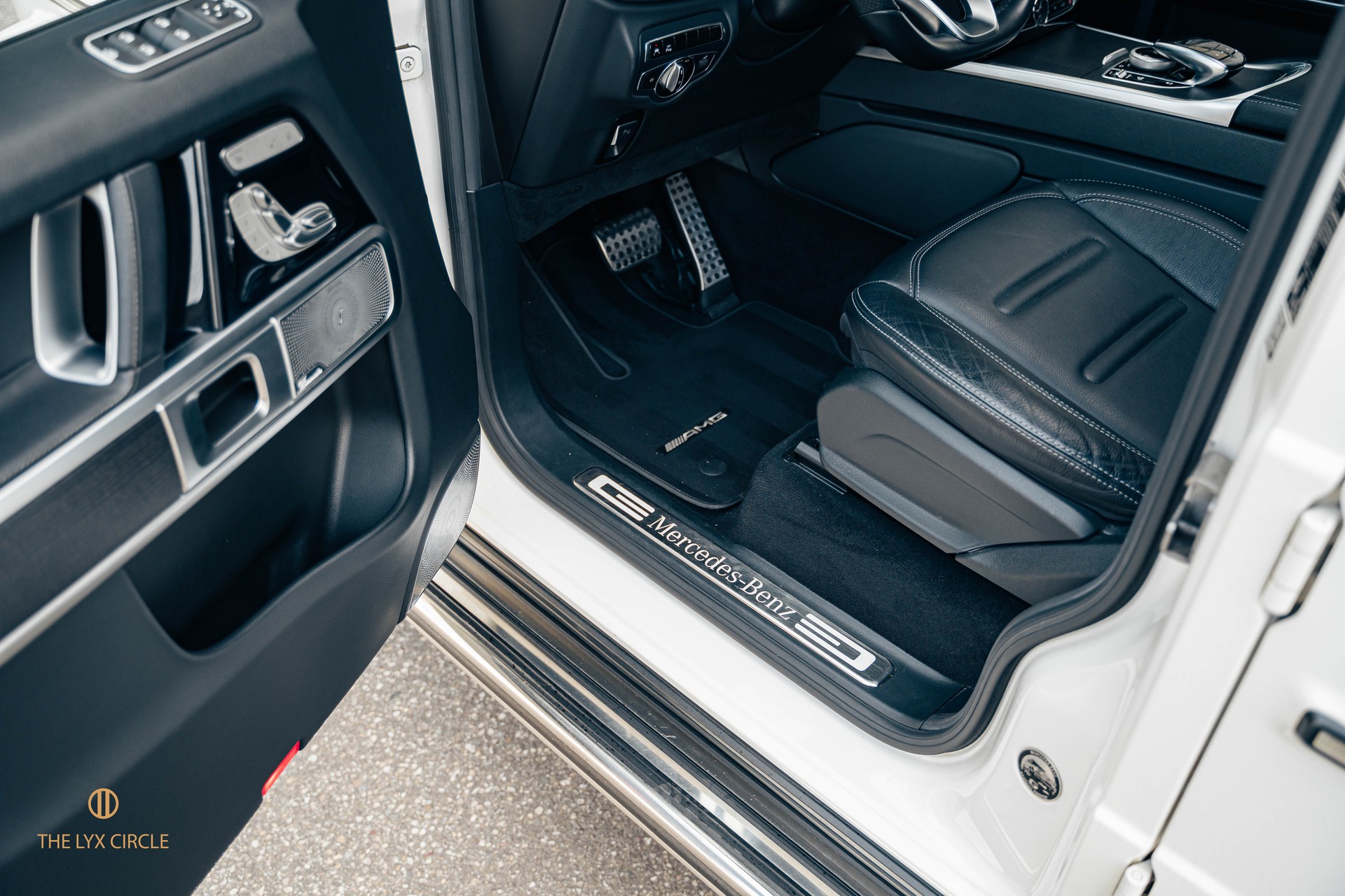 MERCEDES-BENZ G 350 d AMG Line 9G-Tronic-image-9