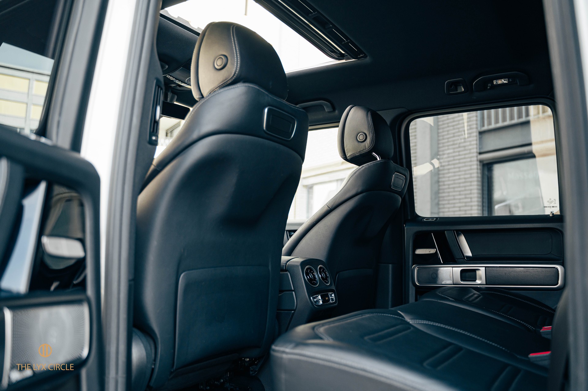 MERCEDES-BENZ G 350 d AMG Line 9G-Tronic-image-14