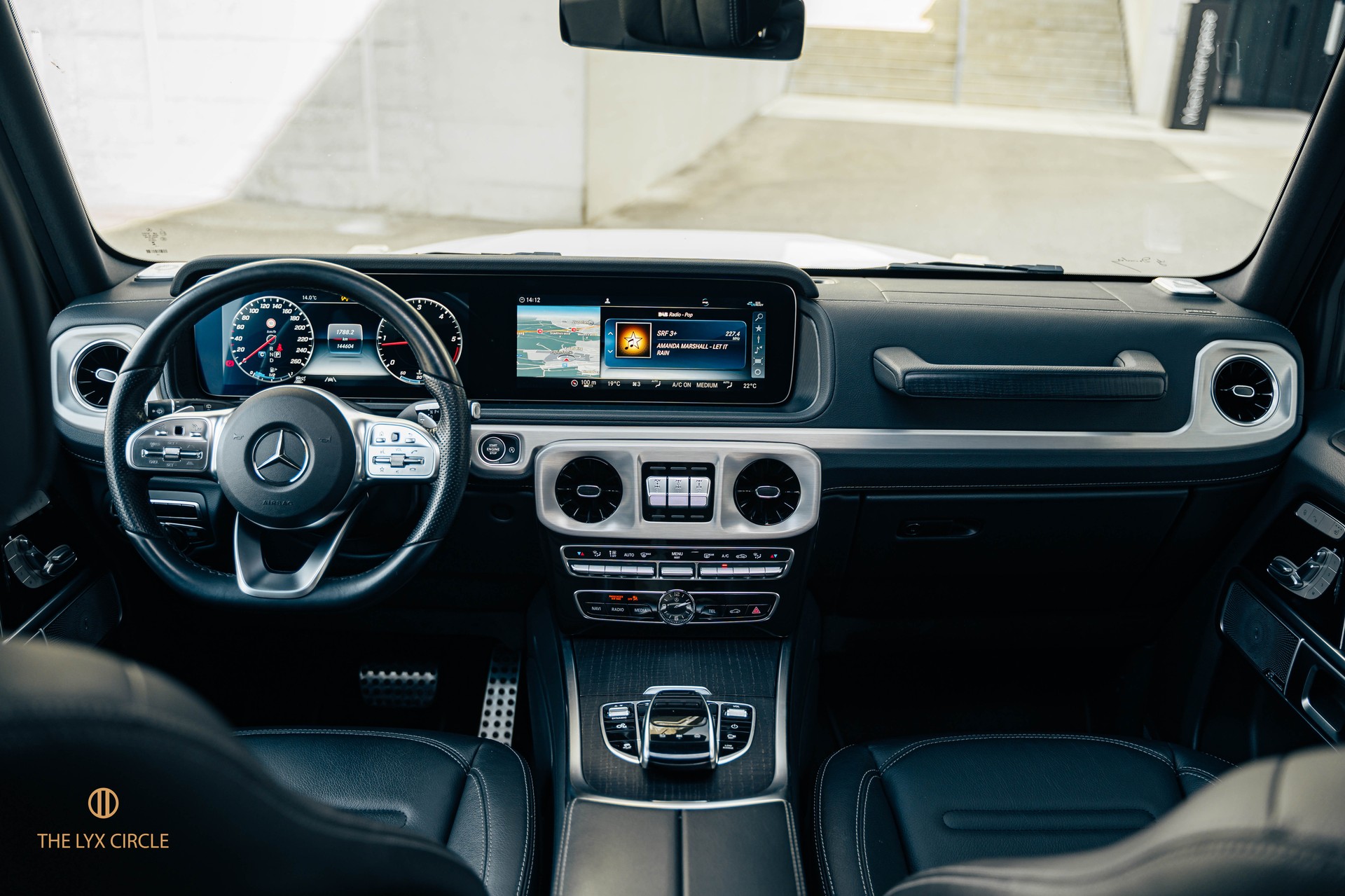 MERCEDES-BENZ G 350 d AMG Line 9G-Tronic-image-12