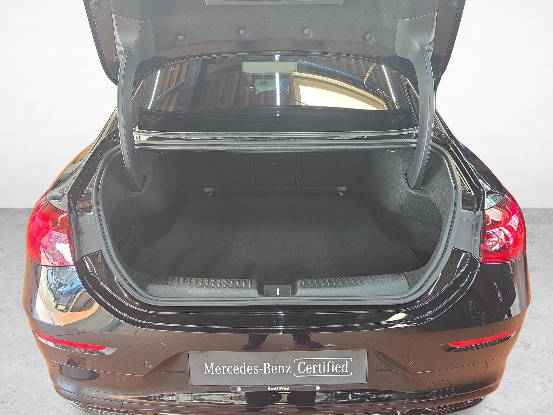 MERCEDES-BENZ CLA 220 4MATIC AMG Line-image-9