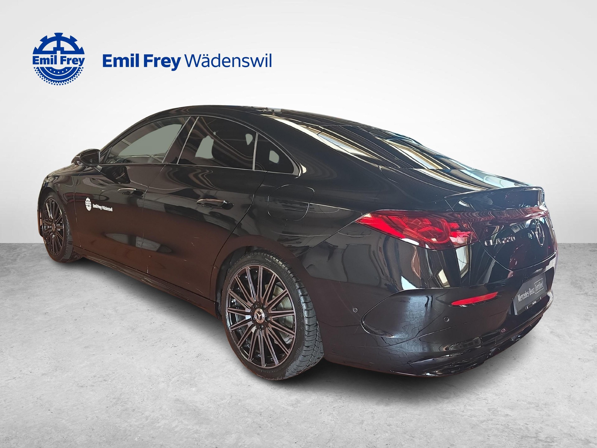 MERCEDES-BENZ CLA 220 4MATIC AMG Line-image-2