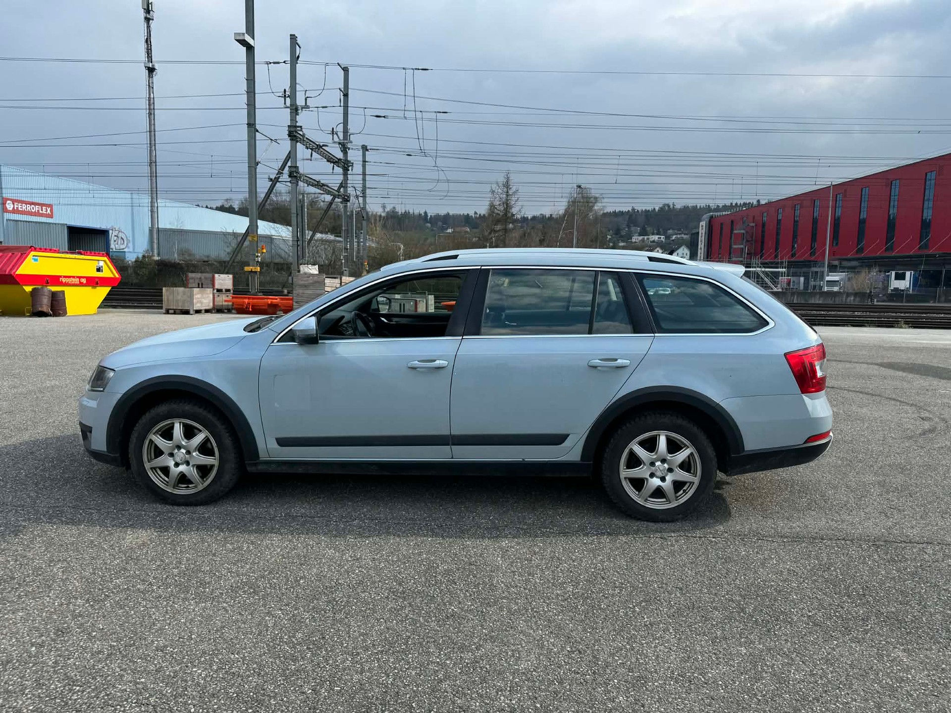 SKODA Octavia Combi 2.0 TDI Scout 4x4 DSG-image-7