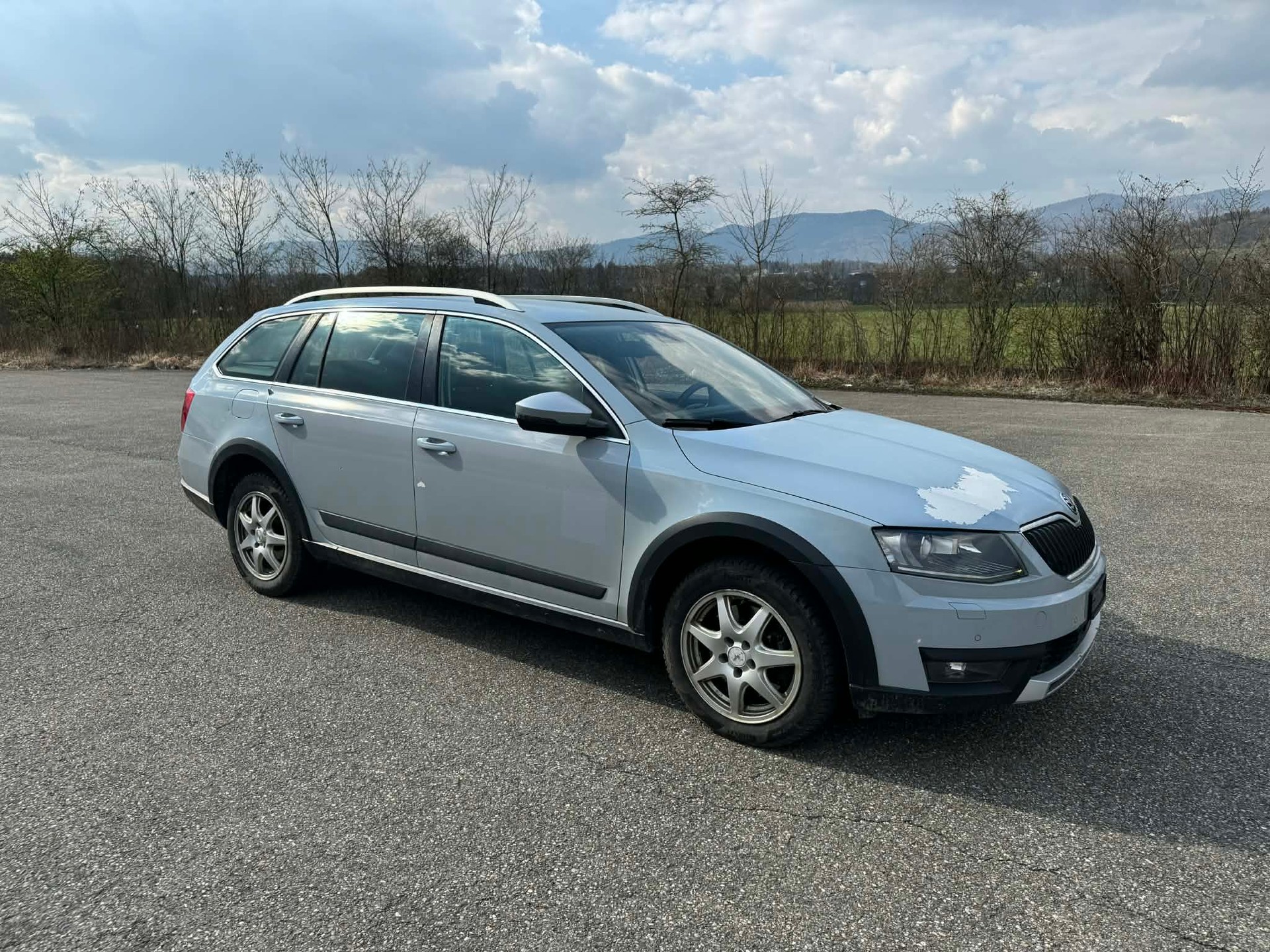 SKODA Octavia Combi 2.0 TDI Scout 4x4 DSG-image-0