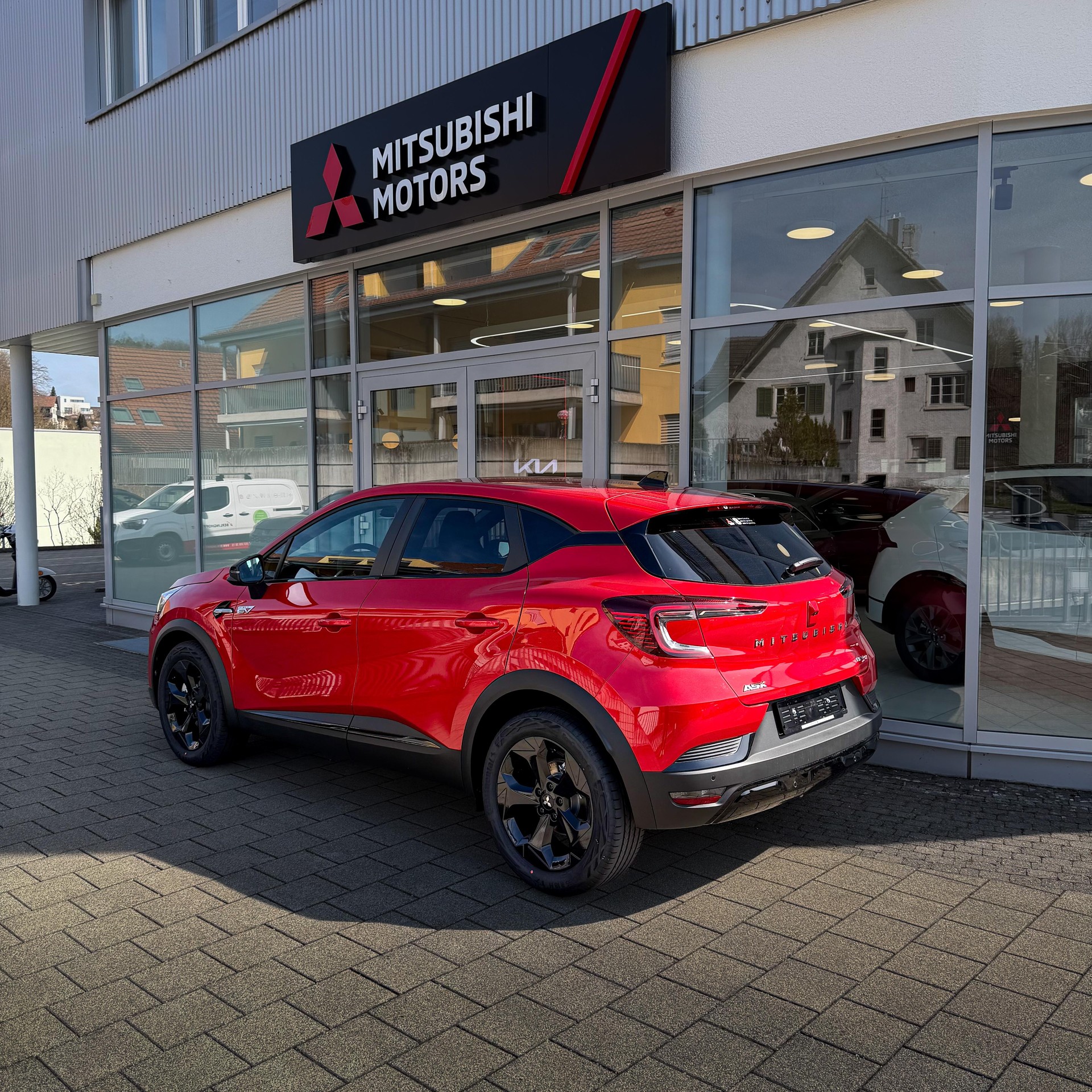 MITSUBISHI ASX 1.8 HEV Sport-showroom-element-1