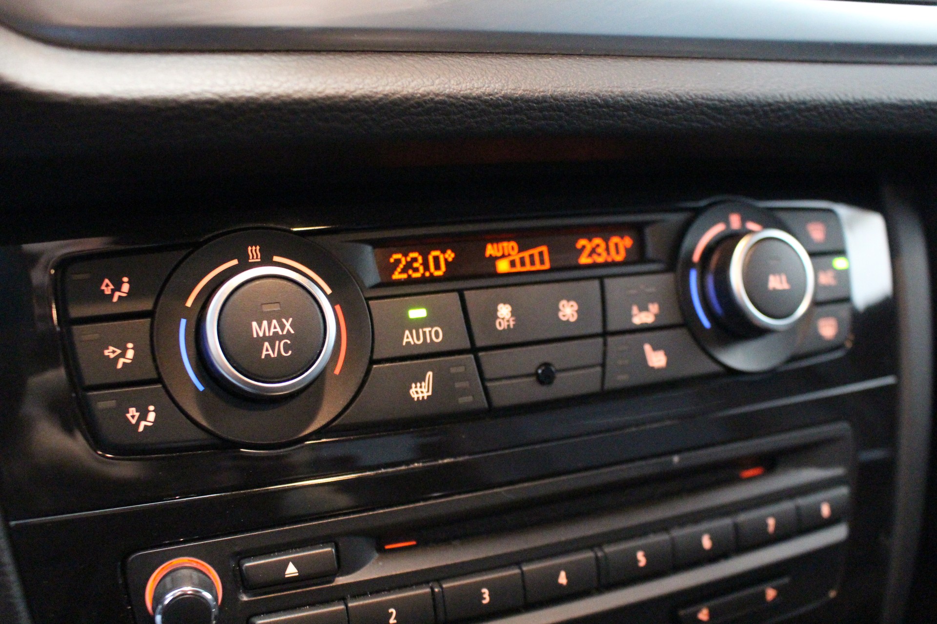 BMW X1 20d xDrive-image-18
