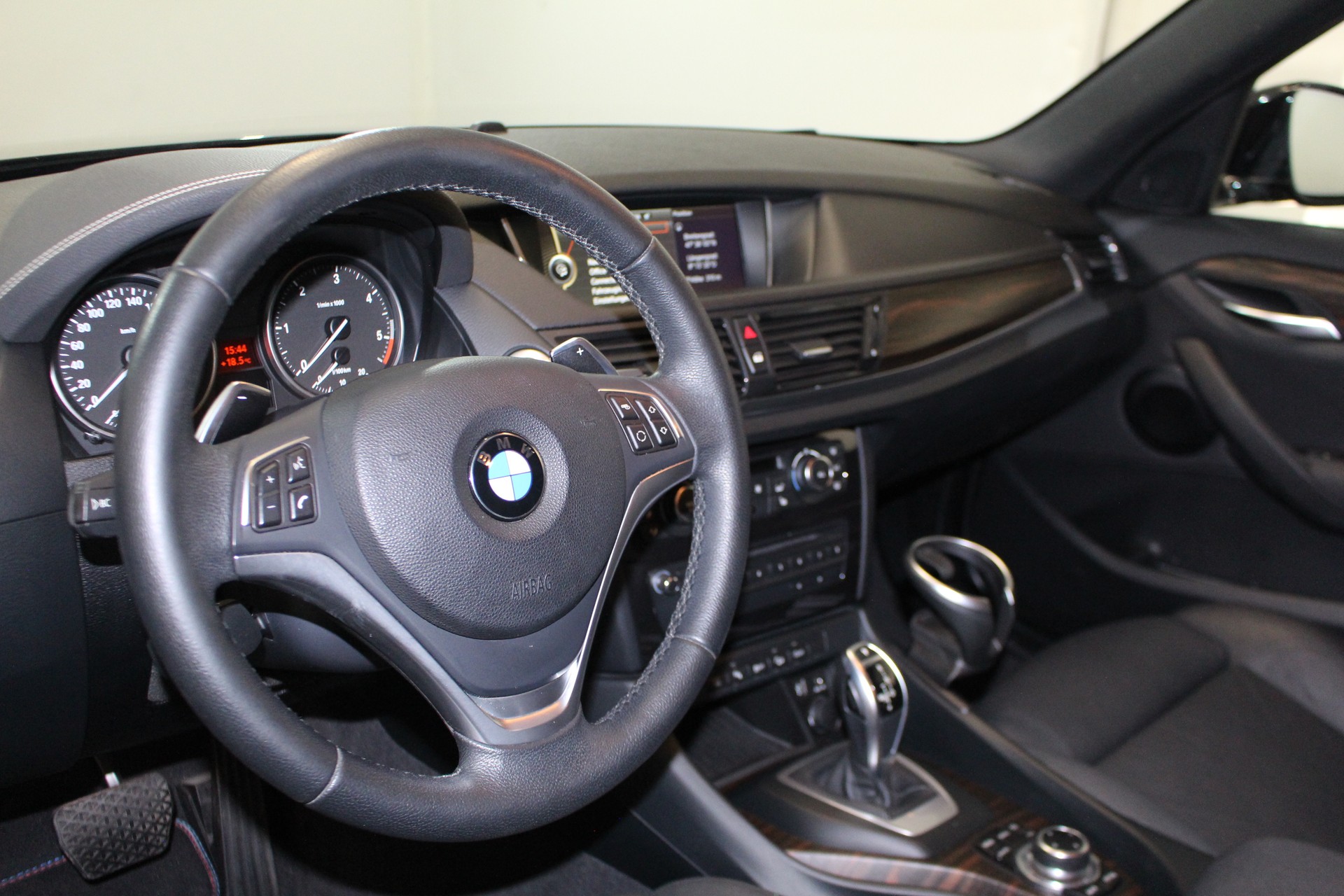 BMW X1 20d xDrive-image-11