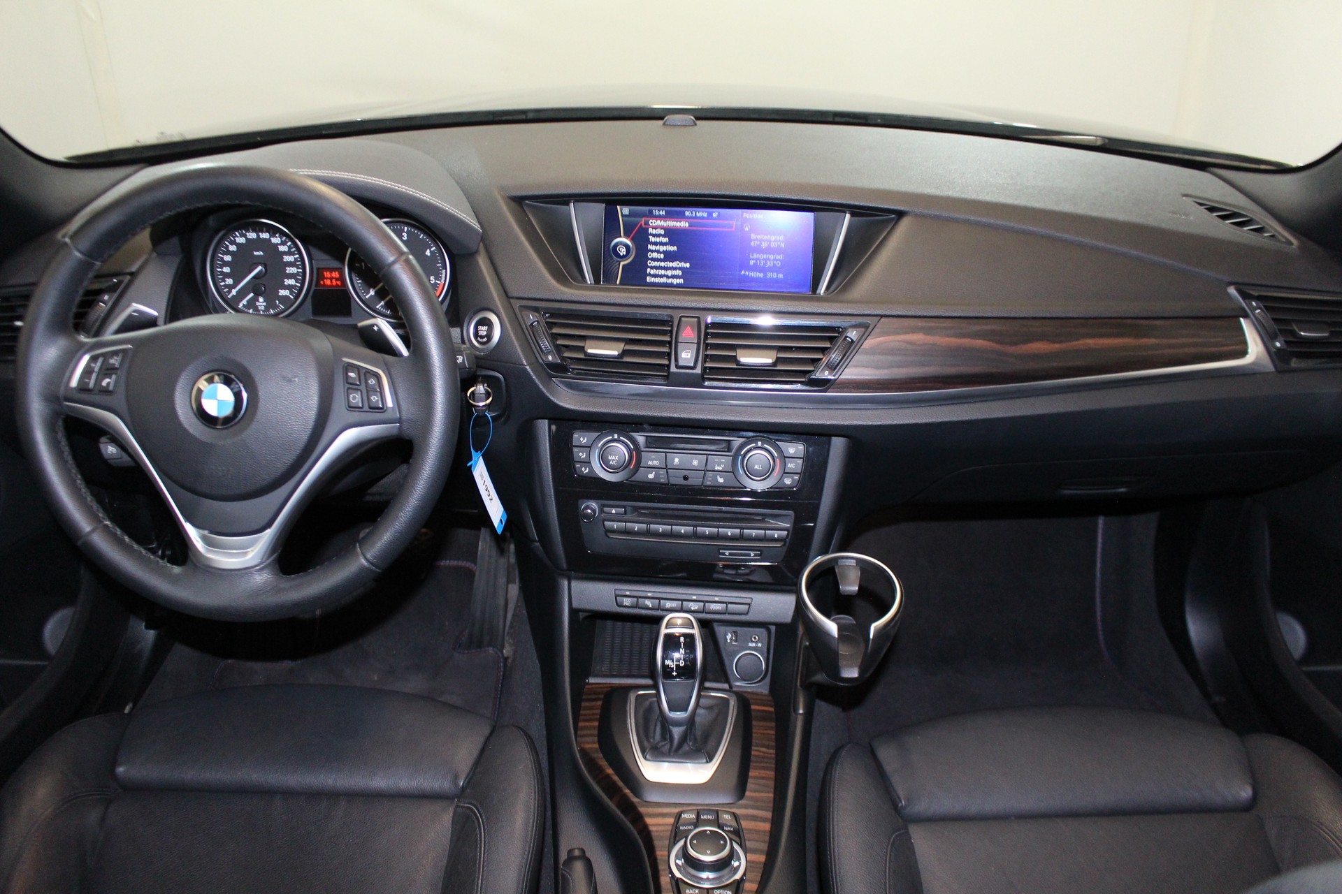 BMW X1 20d xDrive-image-12