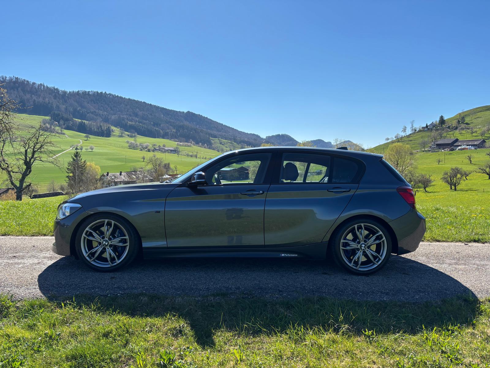 BMW M135i xDrive Steptronic-image-1