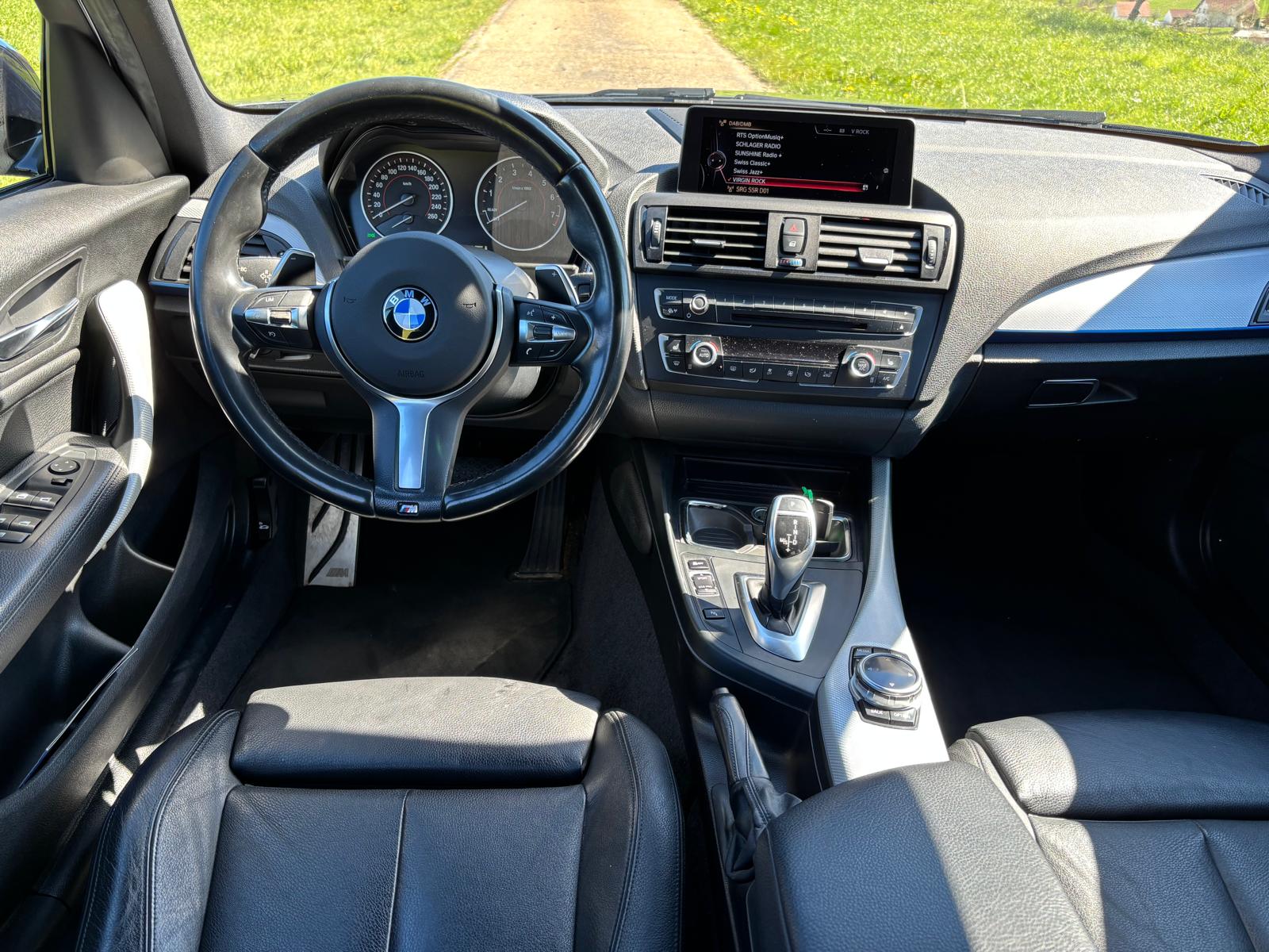 BMW M135i xDrive Steptronic-image-6