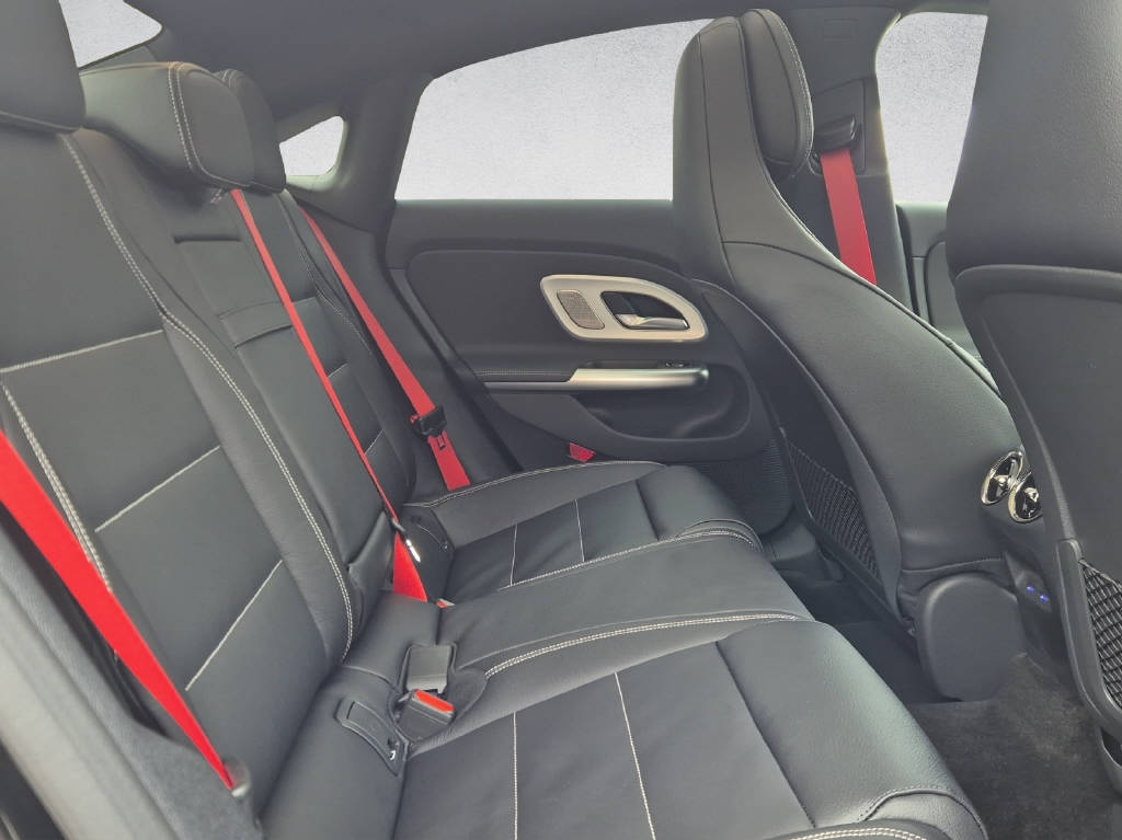 MERCEDES-BENZ CLA 220 AMG Line 4Matic-image-10