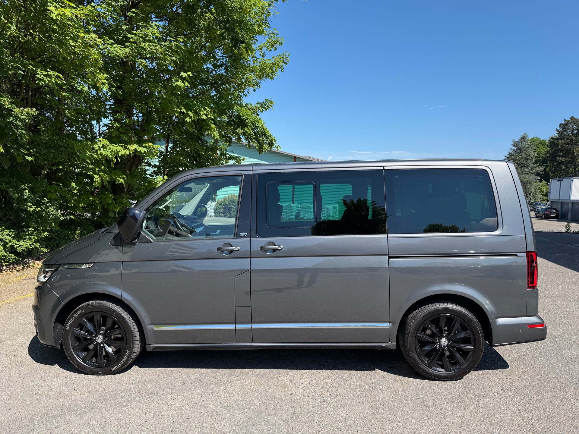 VW T6.1 Multivan 2.0 Bi-TDI Generation Six 4Motion DSG-showroom-element-1