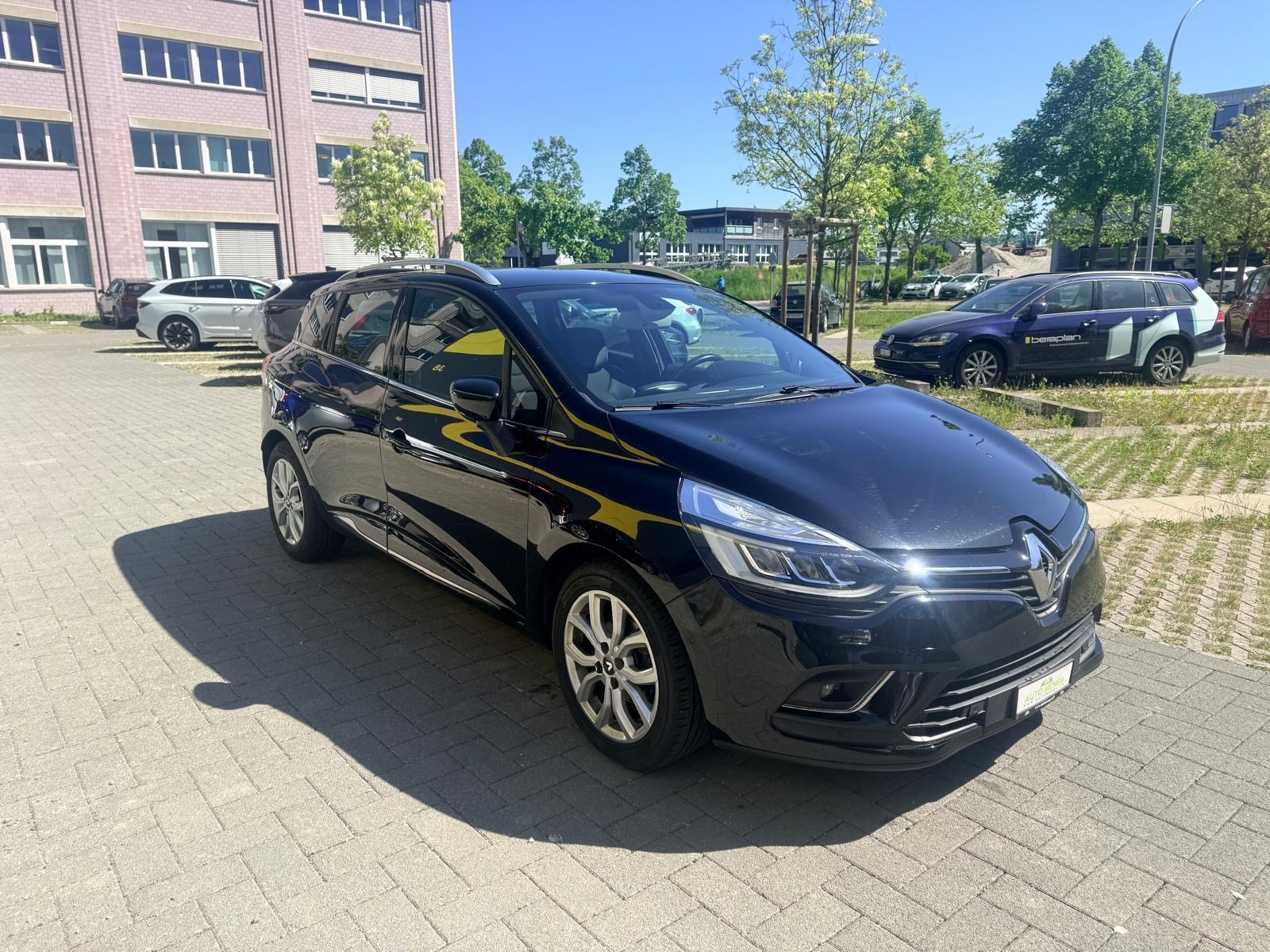 RENAULT Clio Grandtour 1.2 16V T 90th Anniversary EDC