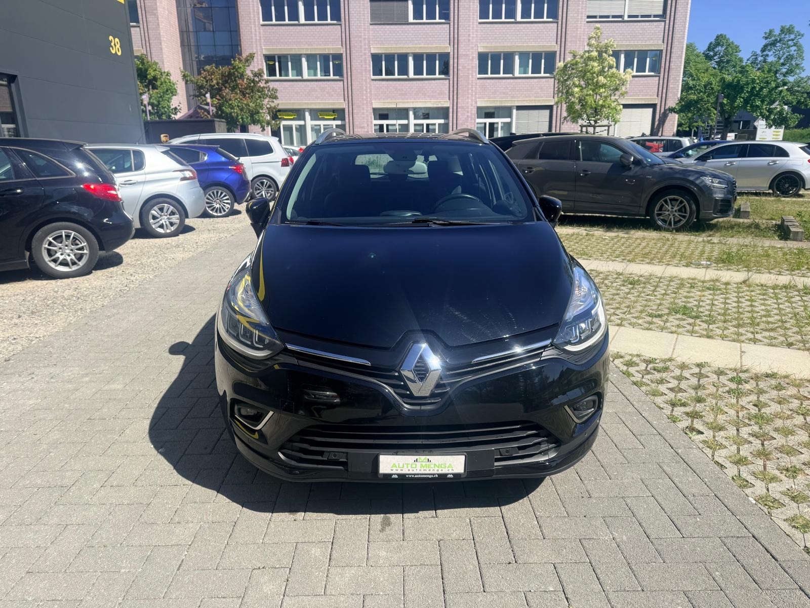 RENAULT Clio Grandtour 1.2 16V T 90th Anniversary EDC-image-1