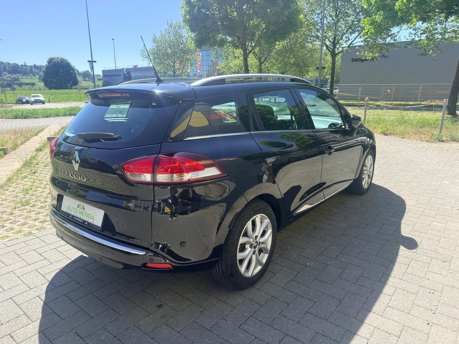 RENAULT Clio Grandtour 1.2 16V T 90th Anniversary EDC-image-3