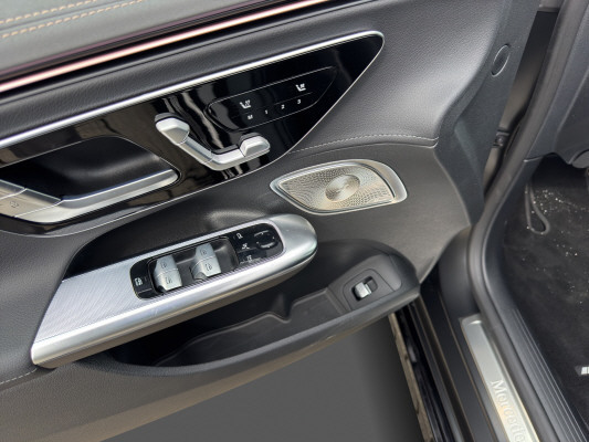 MERCEDES-BENZ EQE 500 4 Matic Exe. Ed.-image-9