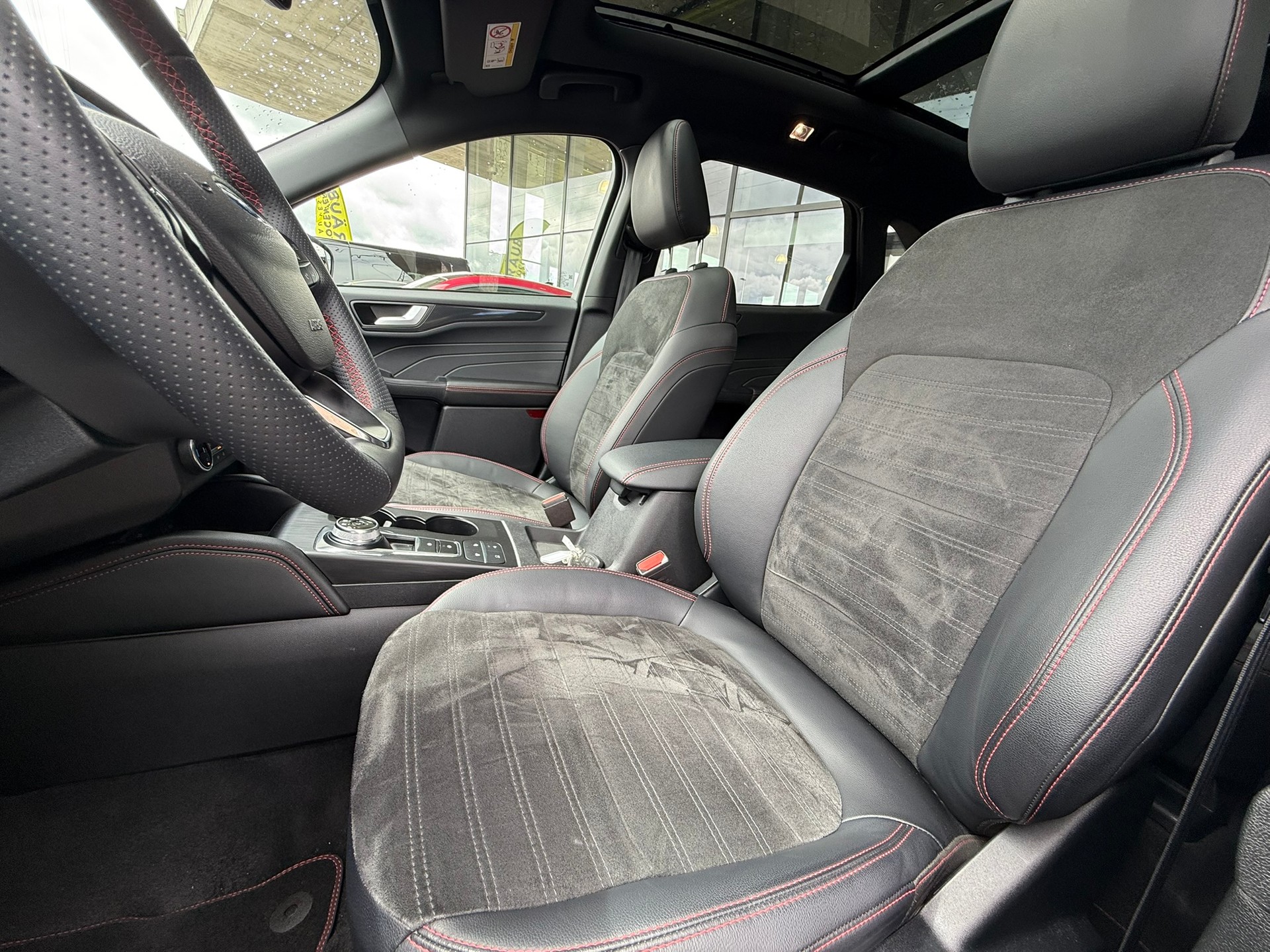 FORD Kuga 2.5 FHEV ST-Line X 4WD-image-6