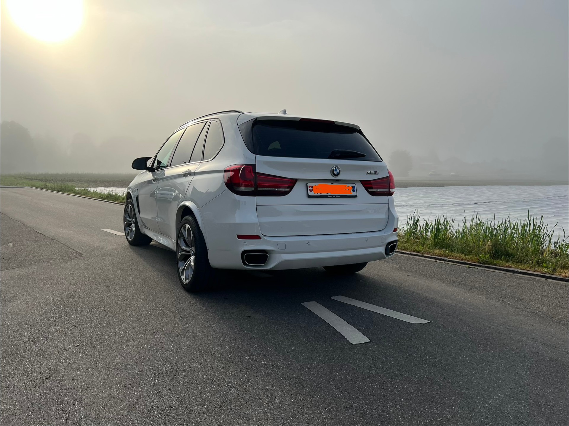 BMW X5 30d xDrive M Sport / AHK 3.5t / Garantie / Head up-image-1